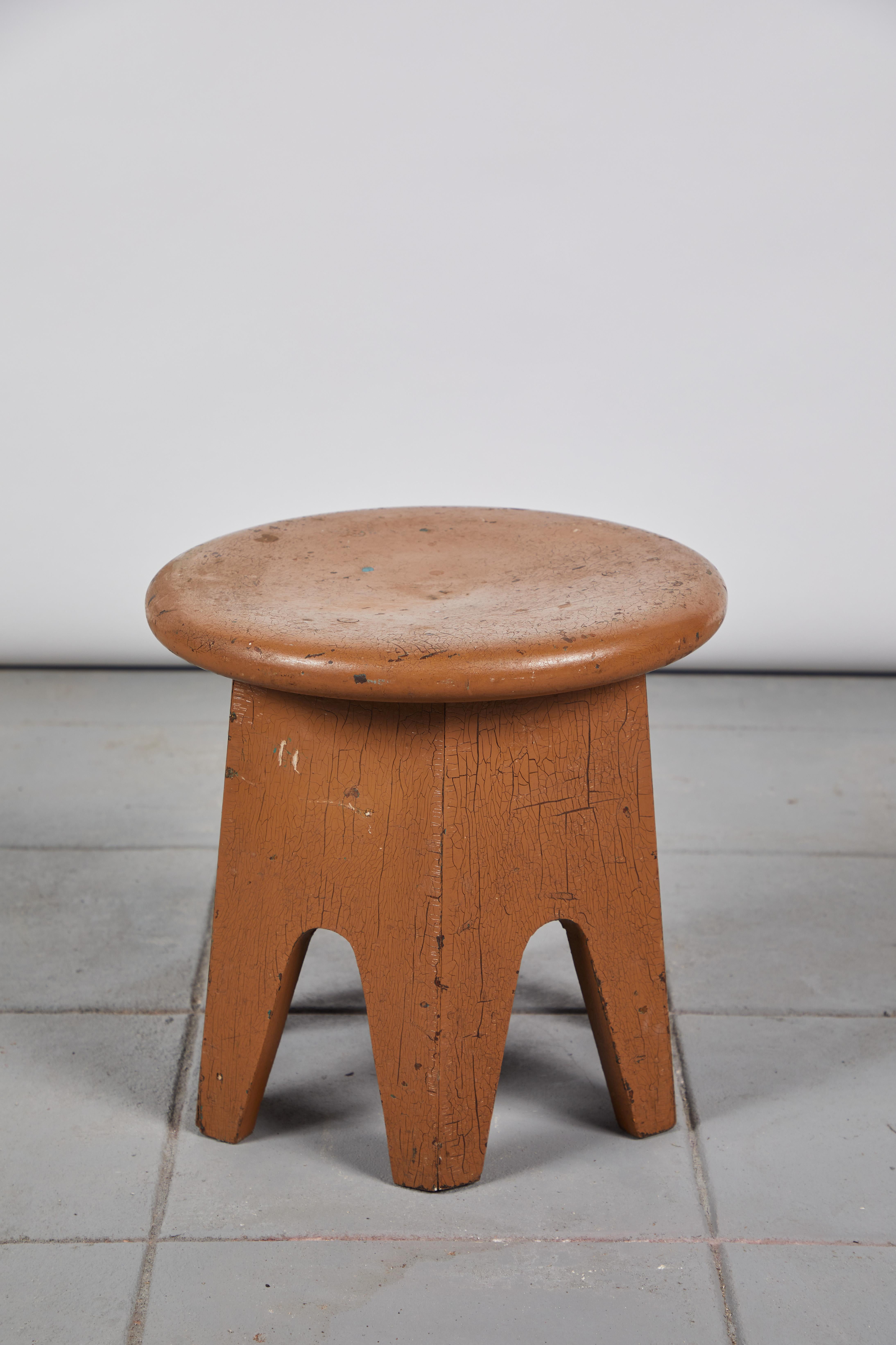 Early American Painted Stool In Good Condition In Los Angeles, CA