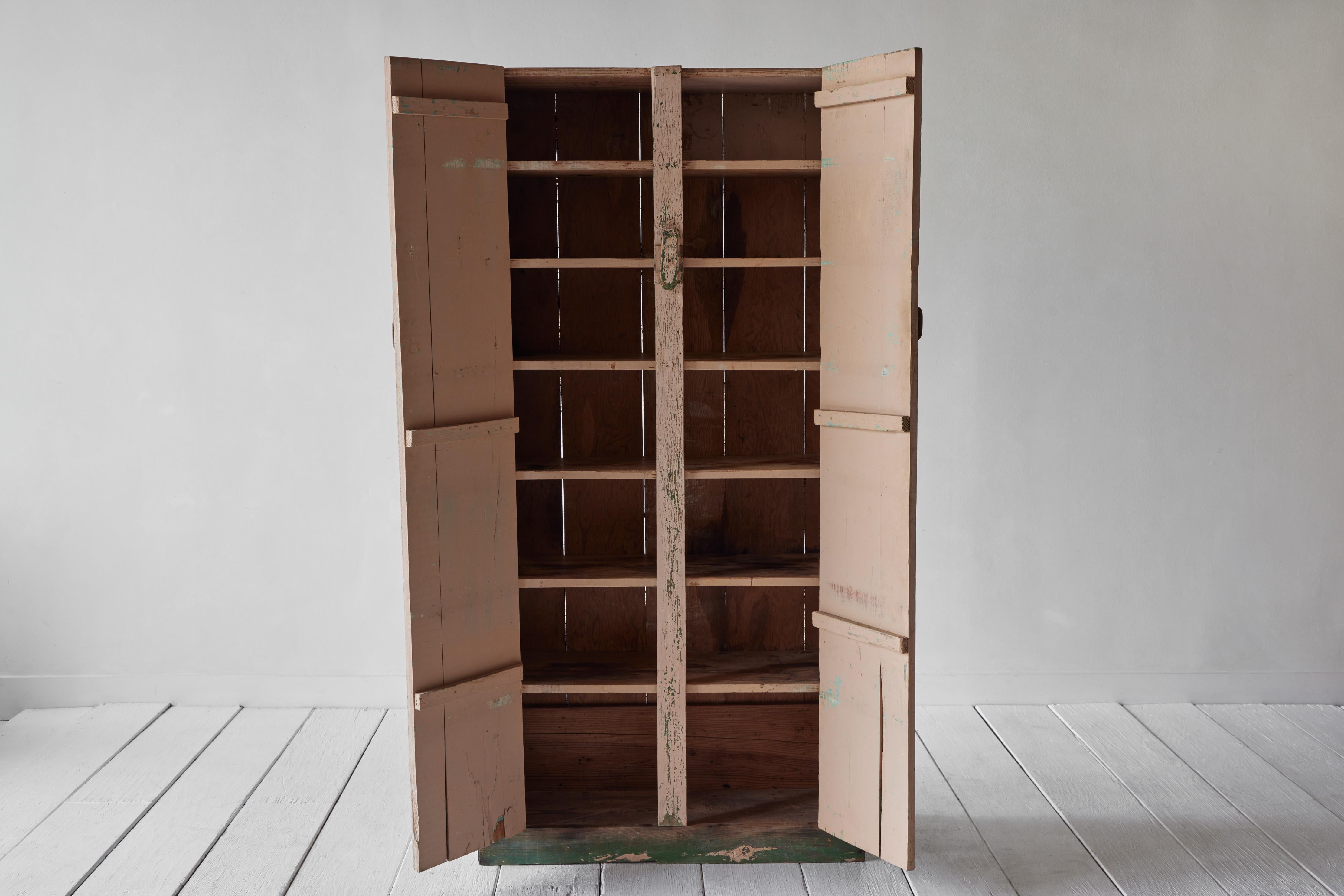 XIXe siècle Armoire à deux portes peinte du début de l'Amérique