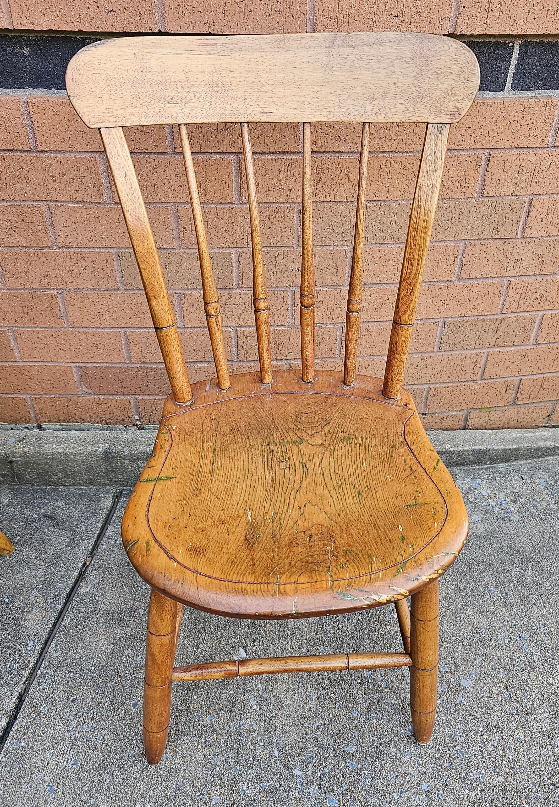 Early American Patinated Maple Plank  Side Chair, Circa Early 20th Century For Sale 1