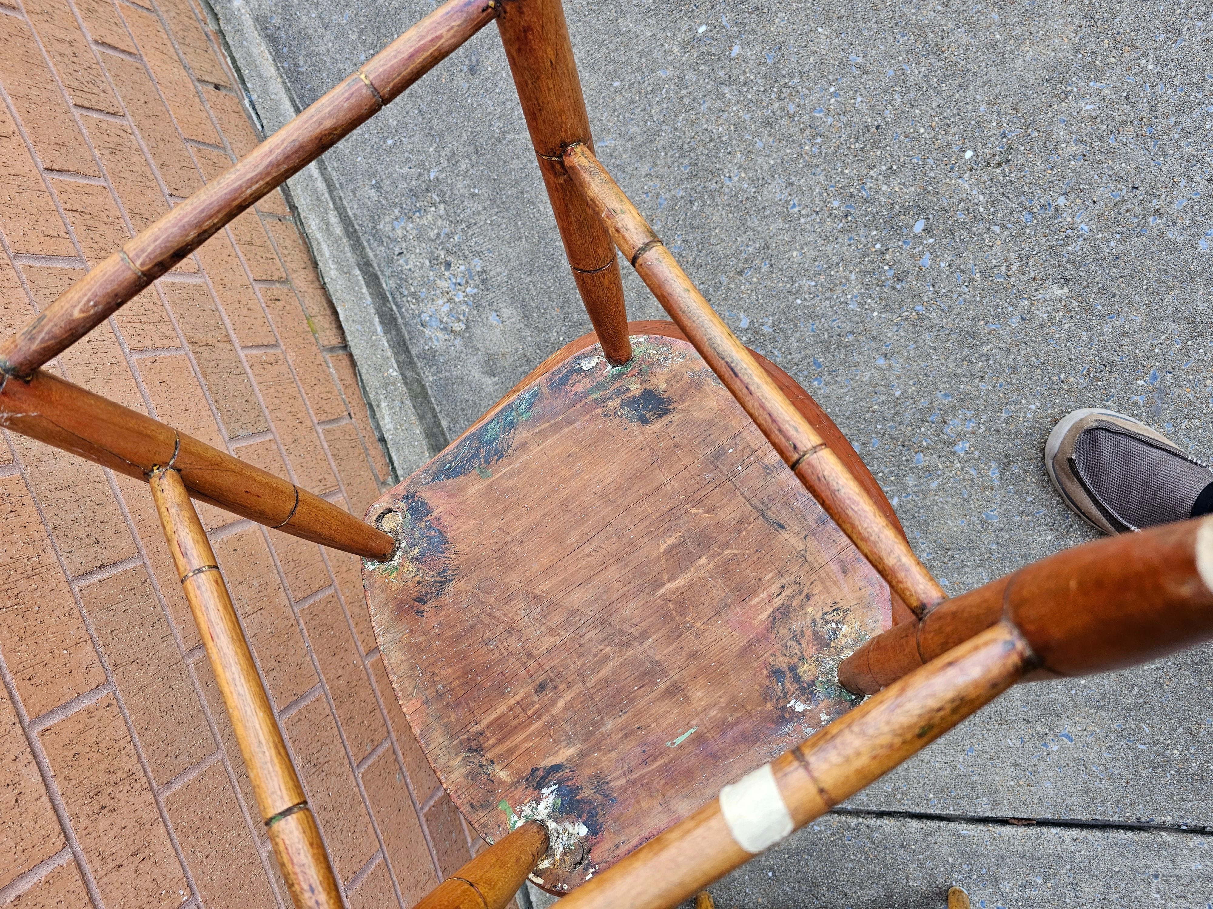 Early American Patinated Maple Plank  Side Chair, Circa Early 20th Century For Sale 2