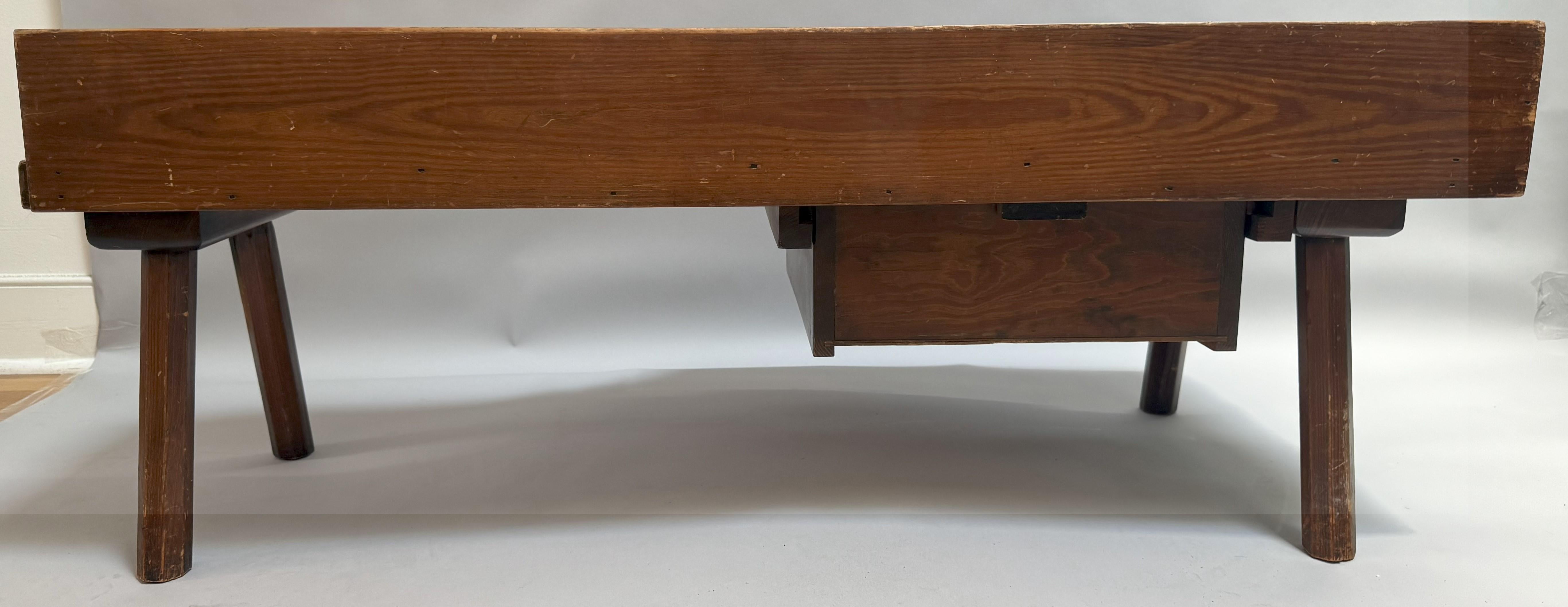 Early American Pine Cobbler's Bench with Leather Seat Inset For Sale 4