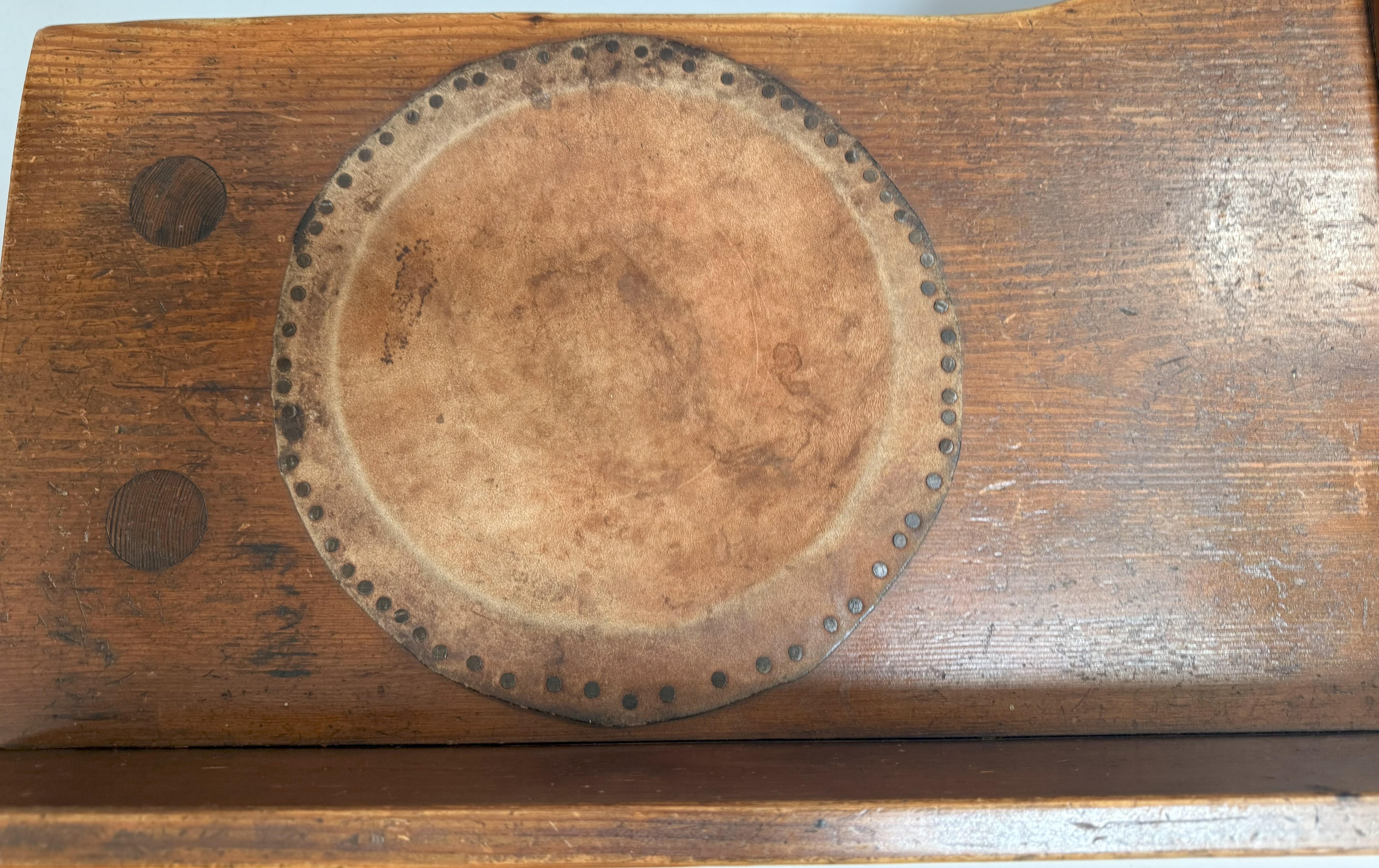 Early American Pine Cobbler's Bench with Leather Seat Inset For Sale 6