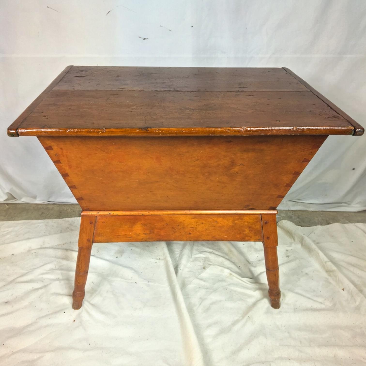Early American Primitive Southern Pine Dough Box / Trough Console Table, C. 1820 For Sale 1