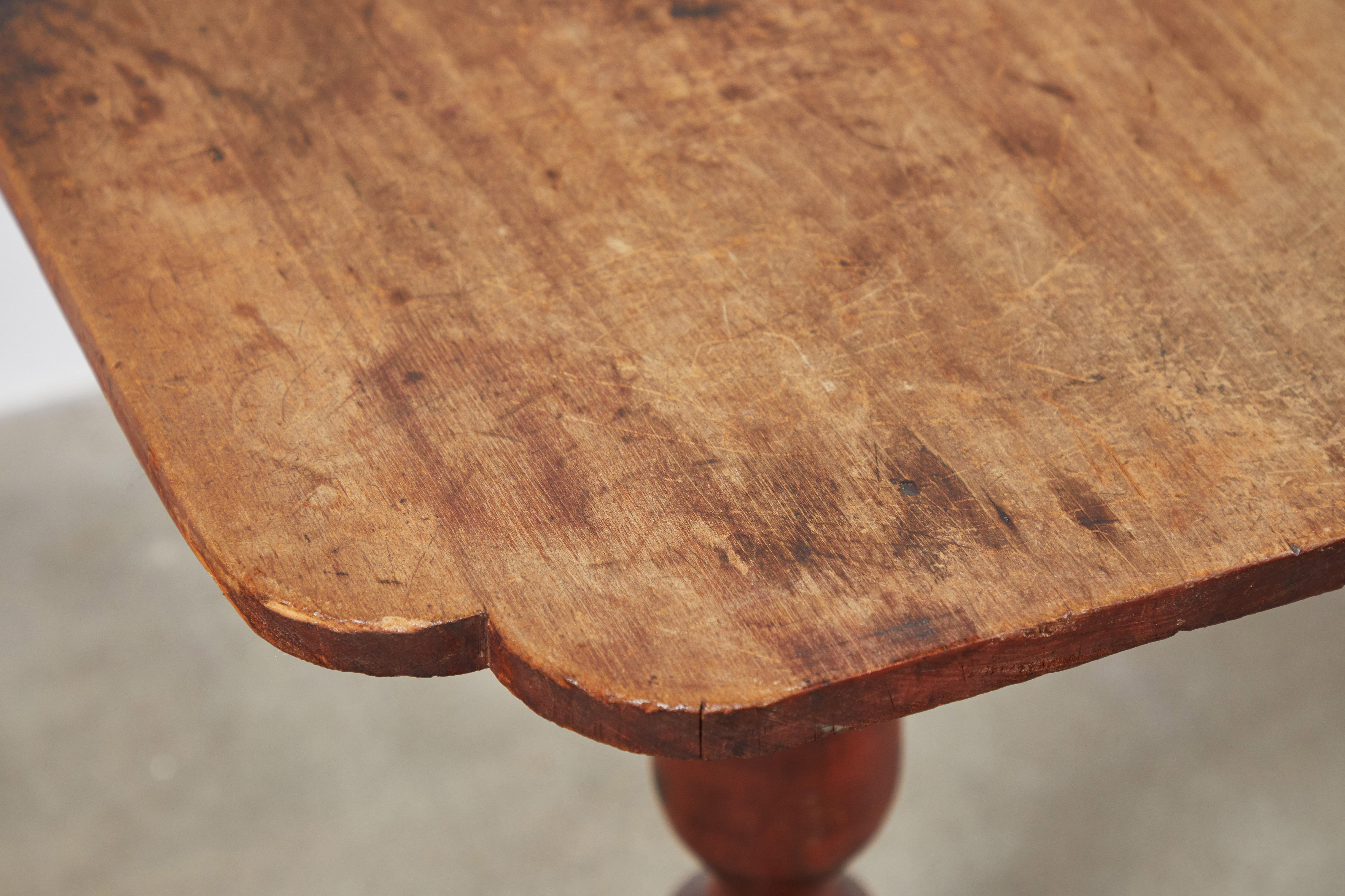 Early American Queen Ann Style Side Table  2