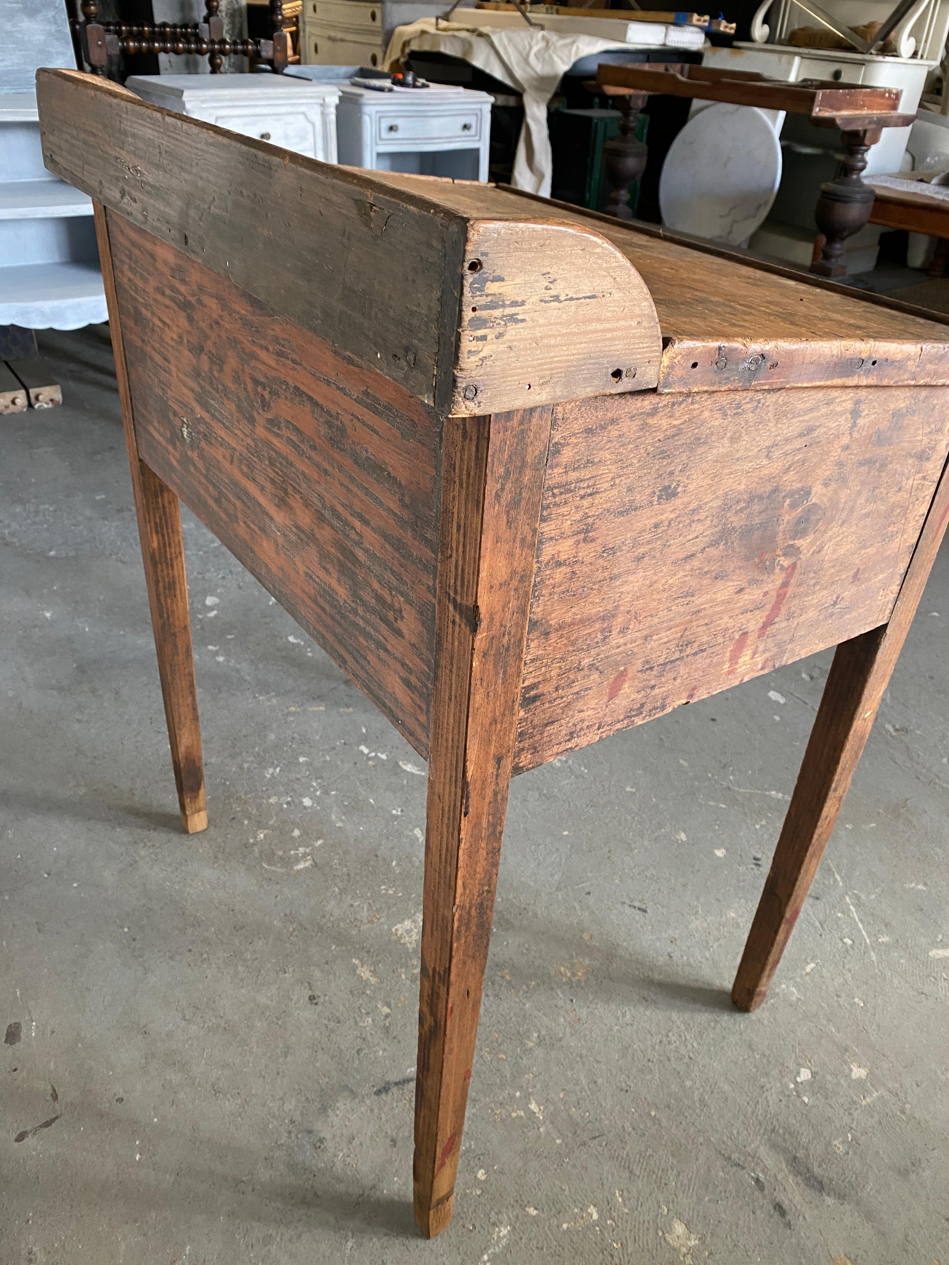 American Classical Early American Raise Top School Desk For Sale