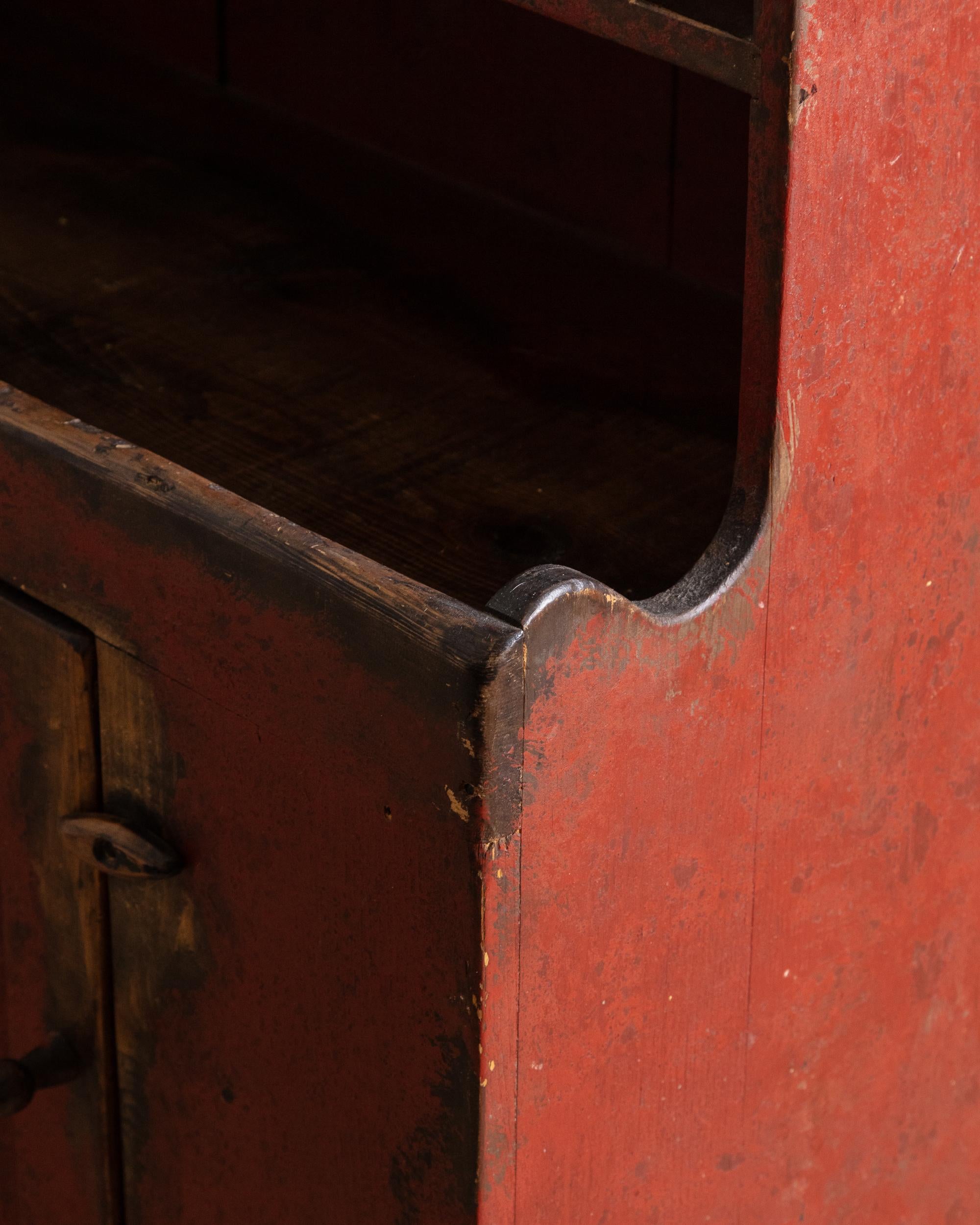 Ancienne armoire américaine peinte en rouge, 19e siècle en vente 7