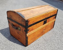 Early American Refinished Pine and Metal Blanket Chest Storage Trunk