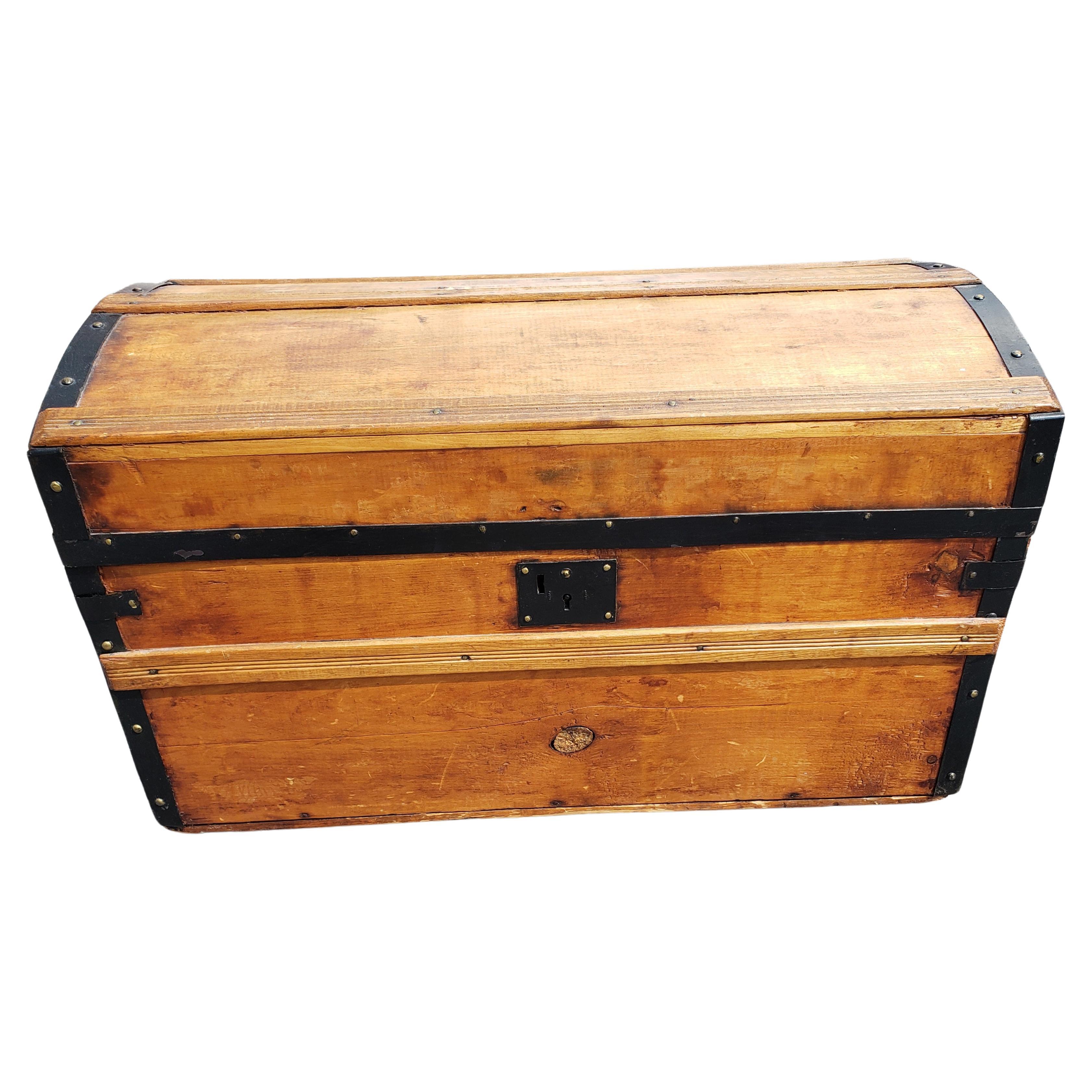 Early American Refinished Pine and Metal Blanket Chest Storage Trunk For Sale