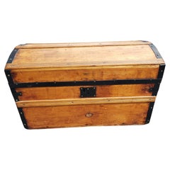 Early American Refinished Pine and Metal Blanket Chest Storage Trunk