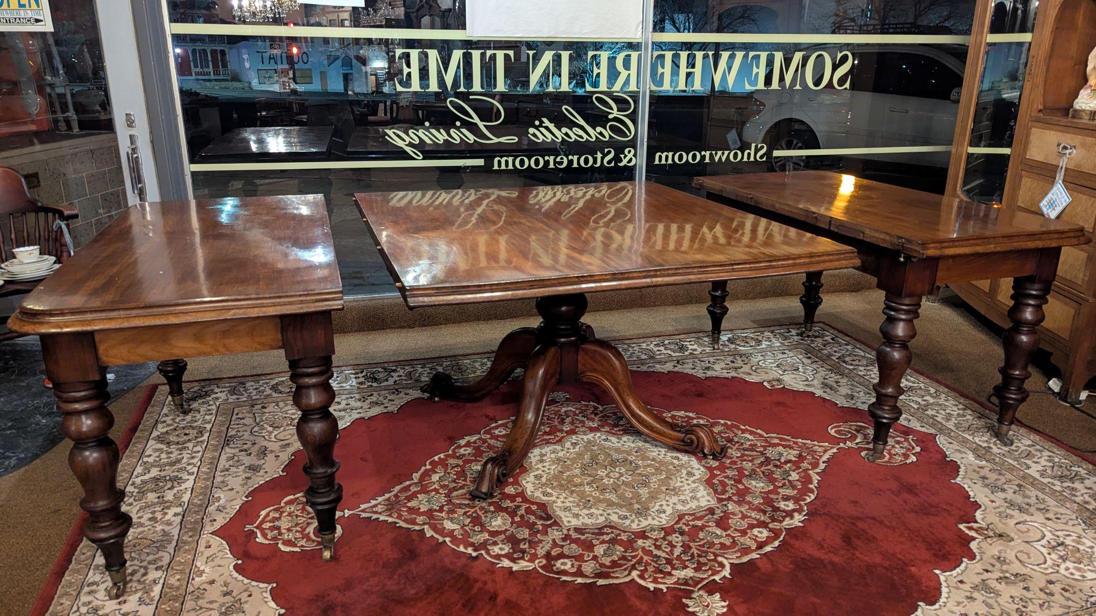 Table de salle à manger américaine ancienne en vente 6