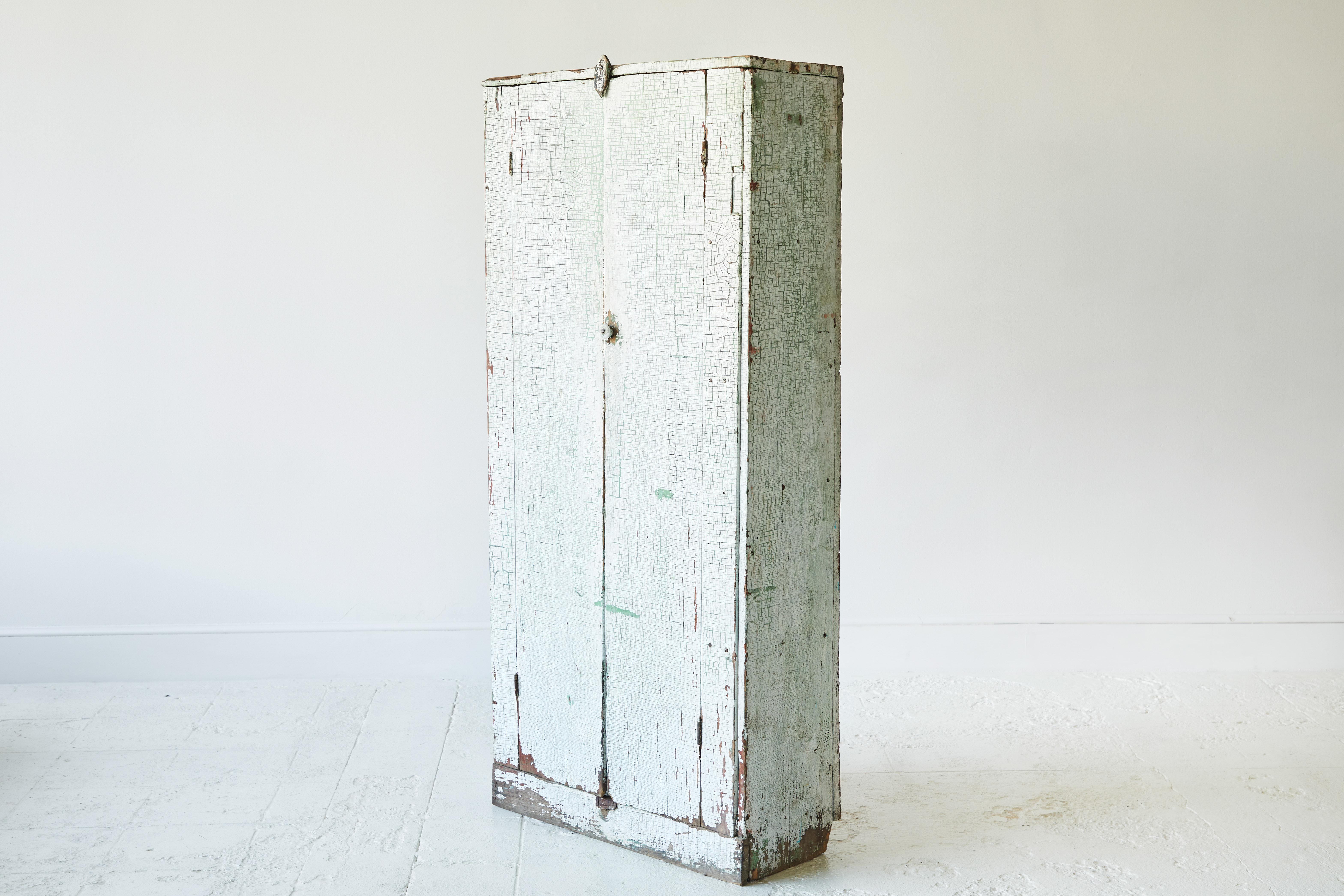 Early American Rustic Painted Two-Door Cabinet In Good Condition In Los Angeles, CA