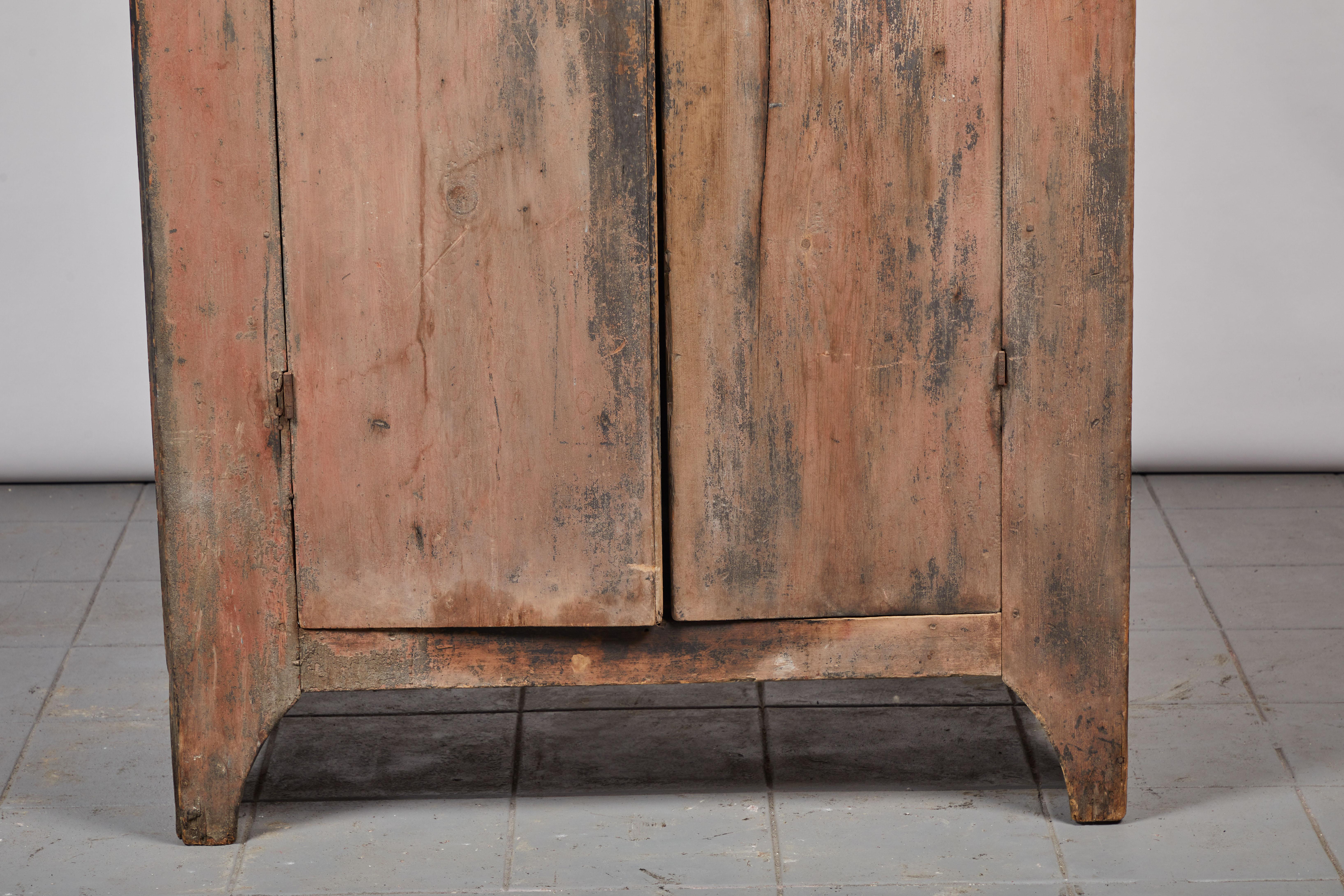 Early American Rustic Two-Door Cabinet In Fair Condition In Los Angeles, CA