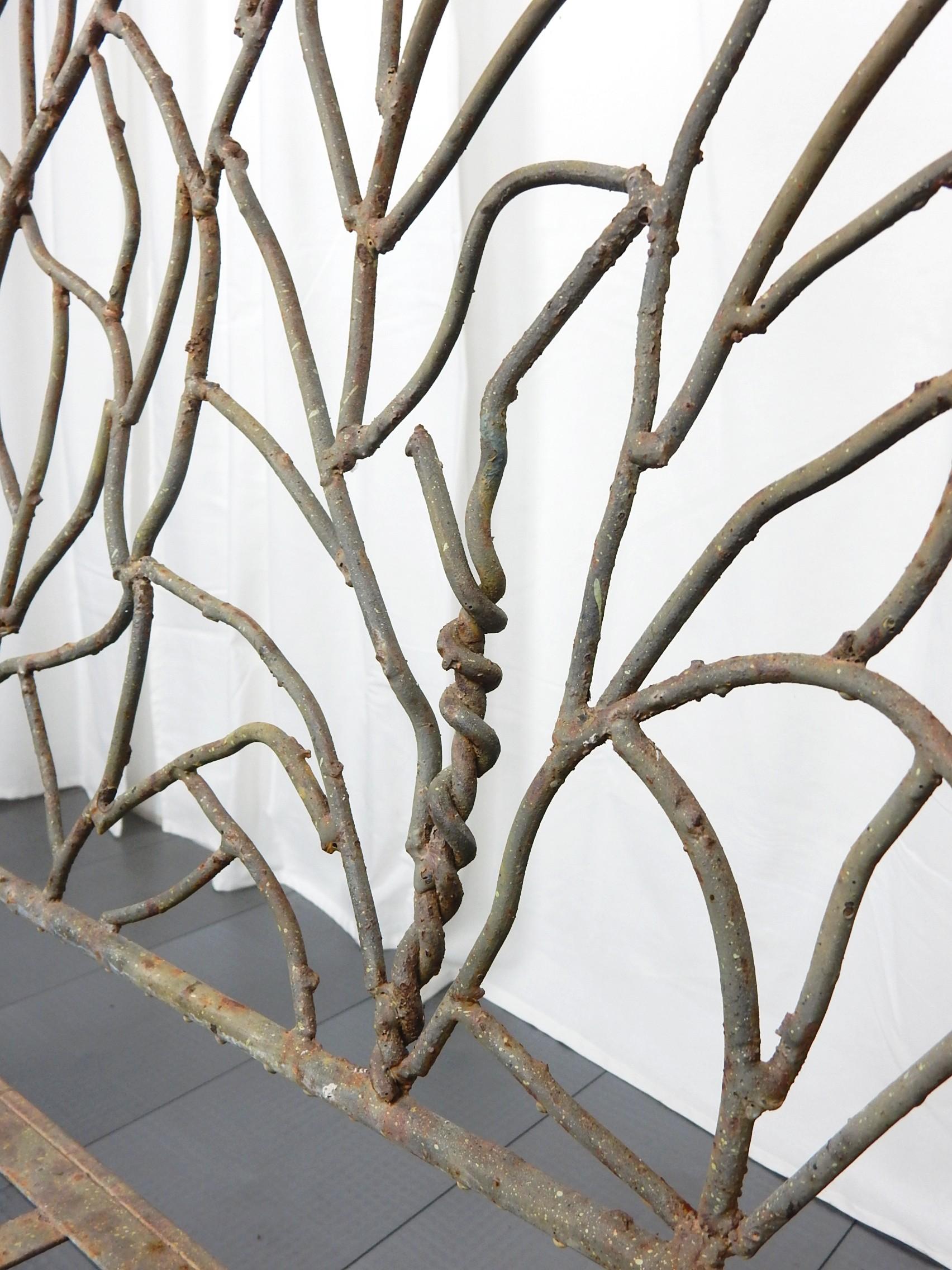 Early American Sculptured Iron Twig Garden Bench In Good Condition In Las Vegas, NV