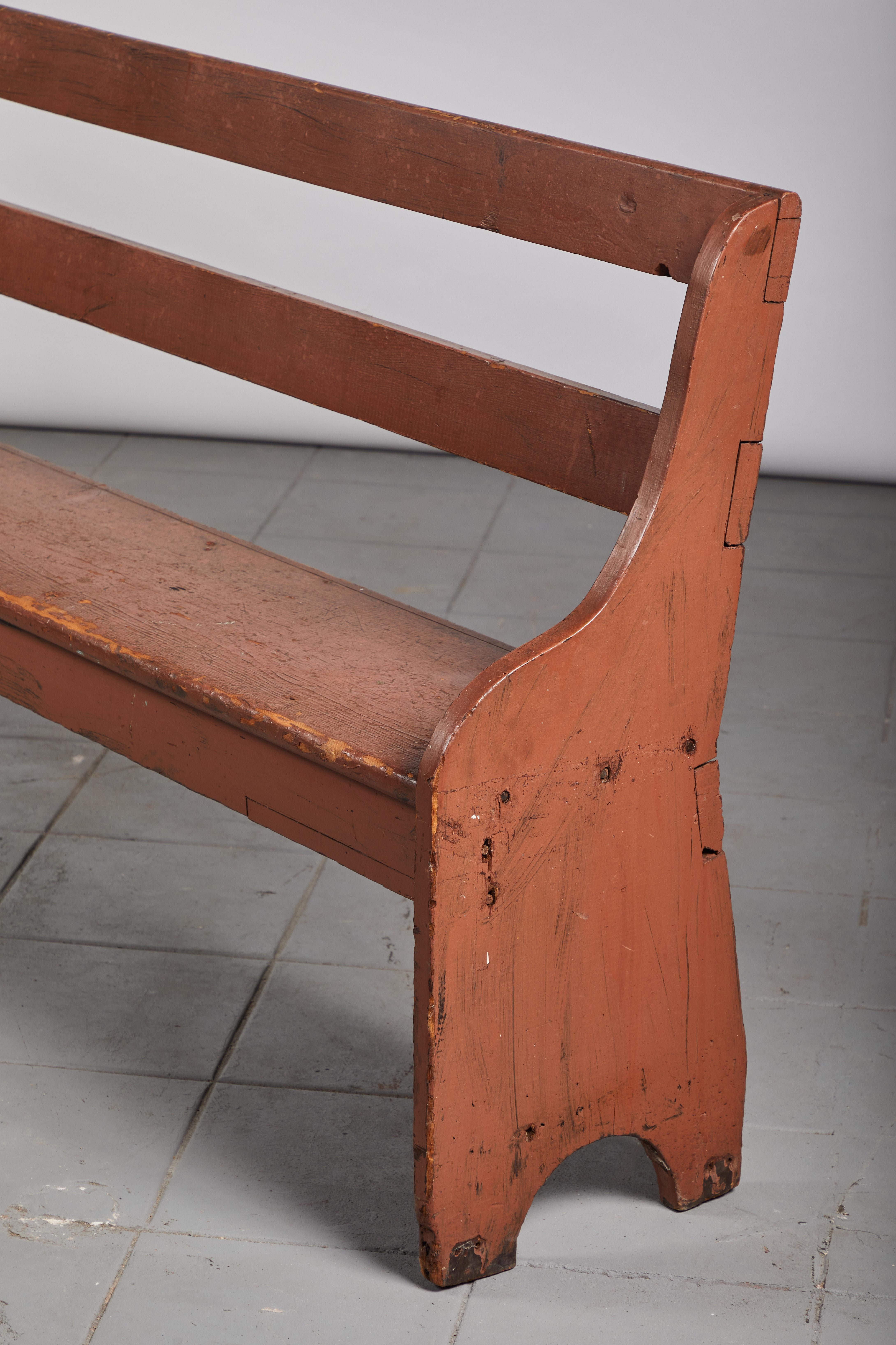 Early American Shaker Style Painted Wooden Bench In Good Condition In Los Angeles, CA