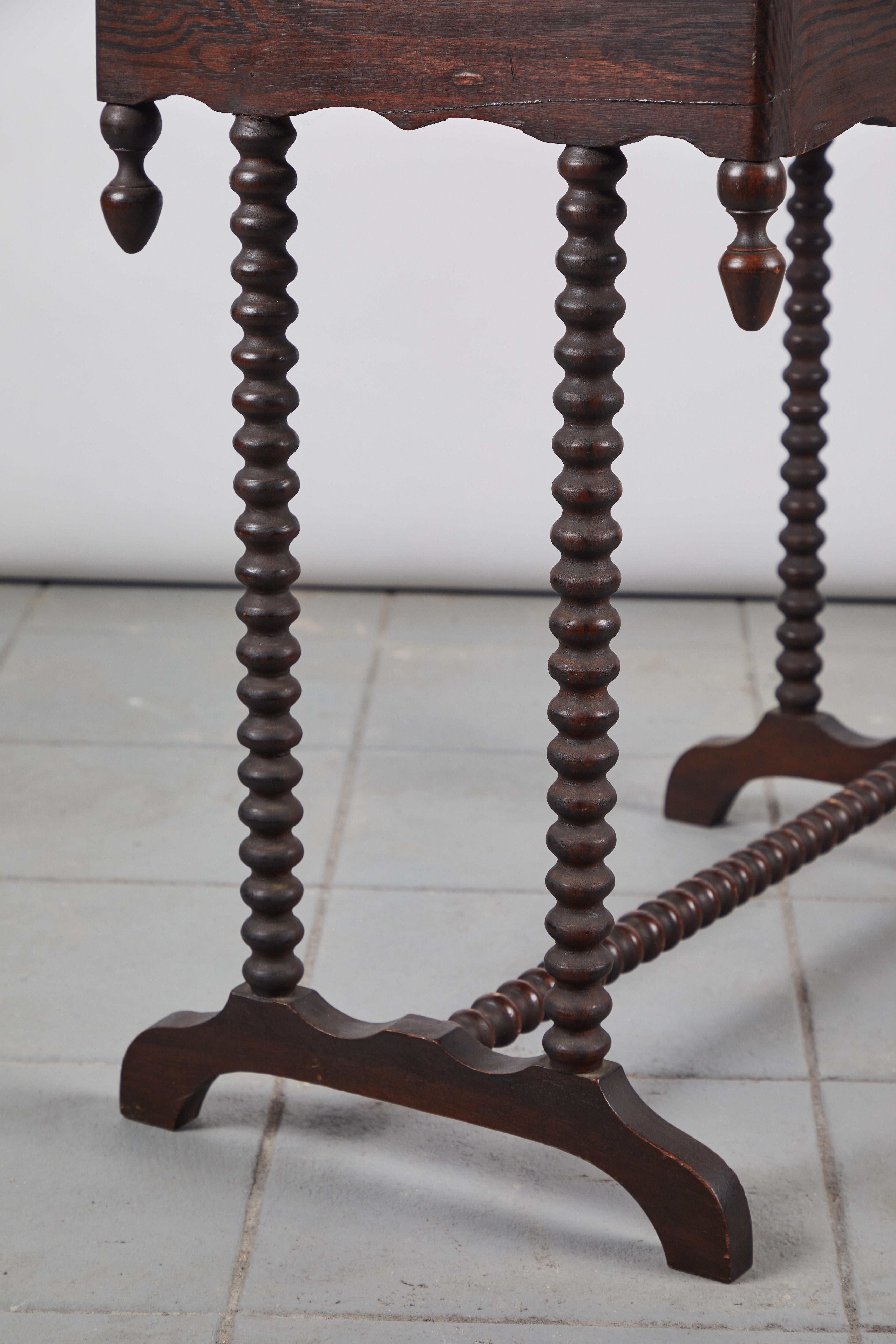 Early American Spindle Side Table 1
