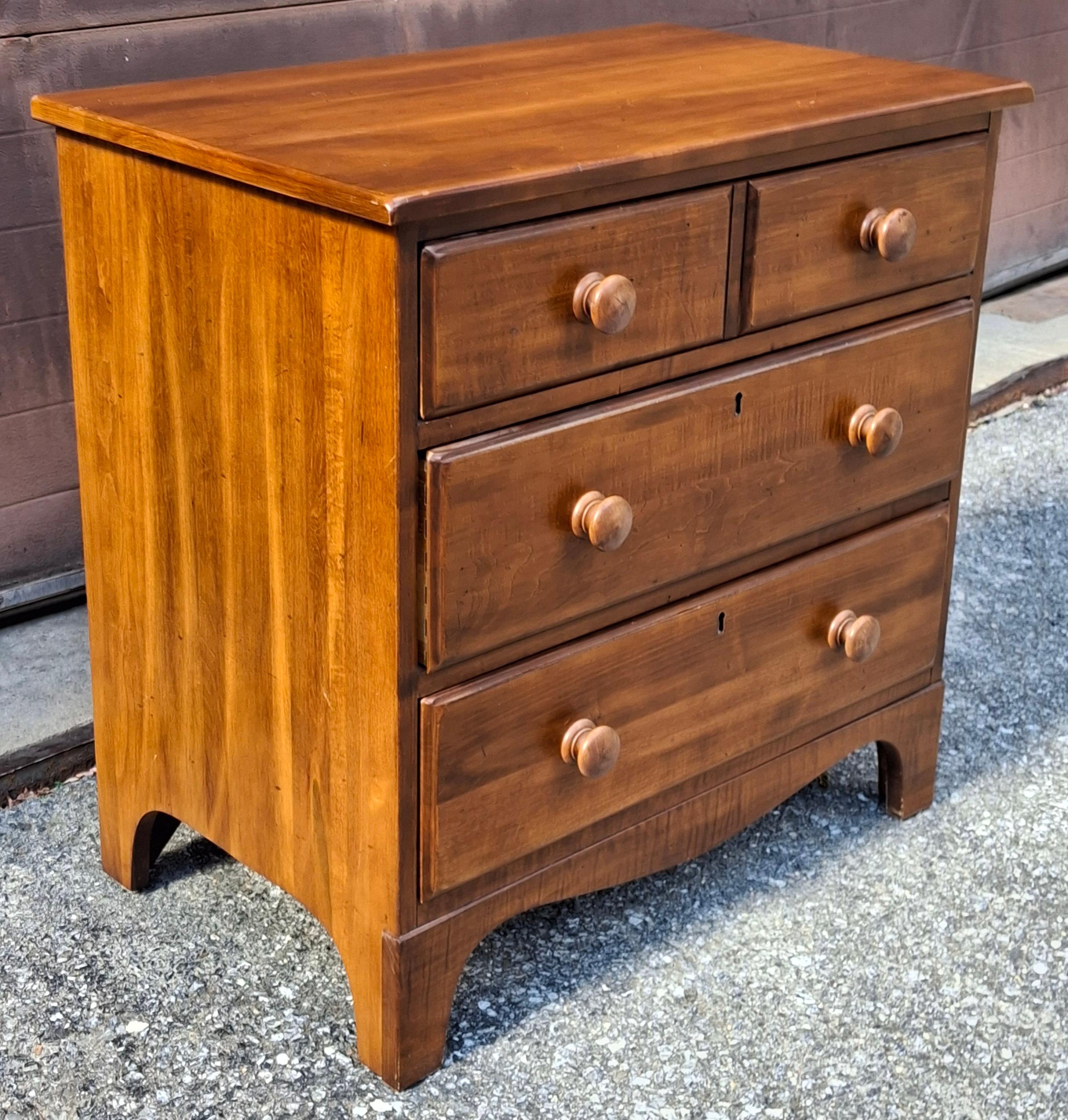 American Colonial Early American Style Cherry Commode Bedside Chest of Drawers For Sale