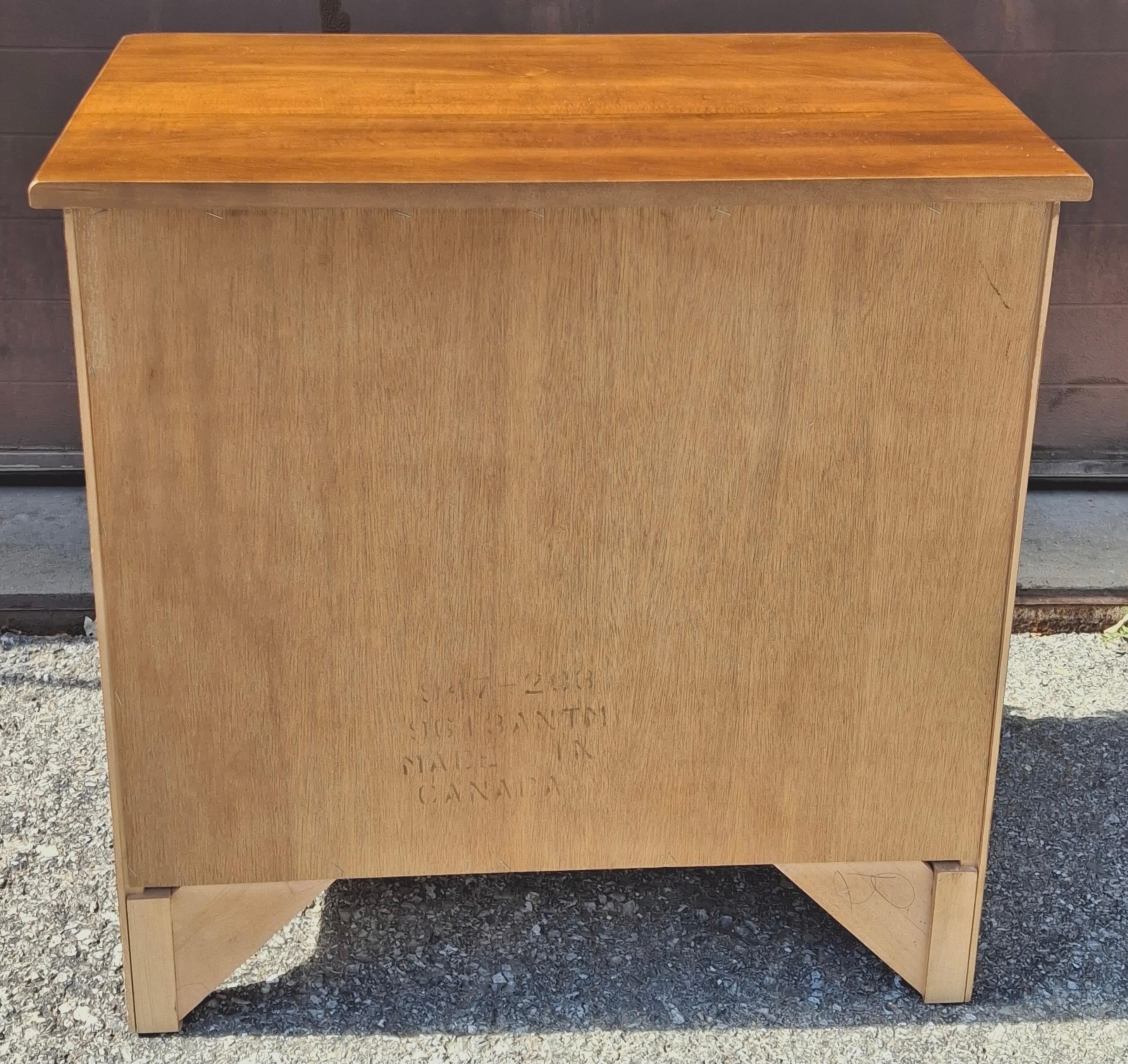 20th Century Early American Style Cherry Commode Bedside Chest of Drawers For Sale