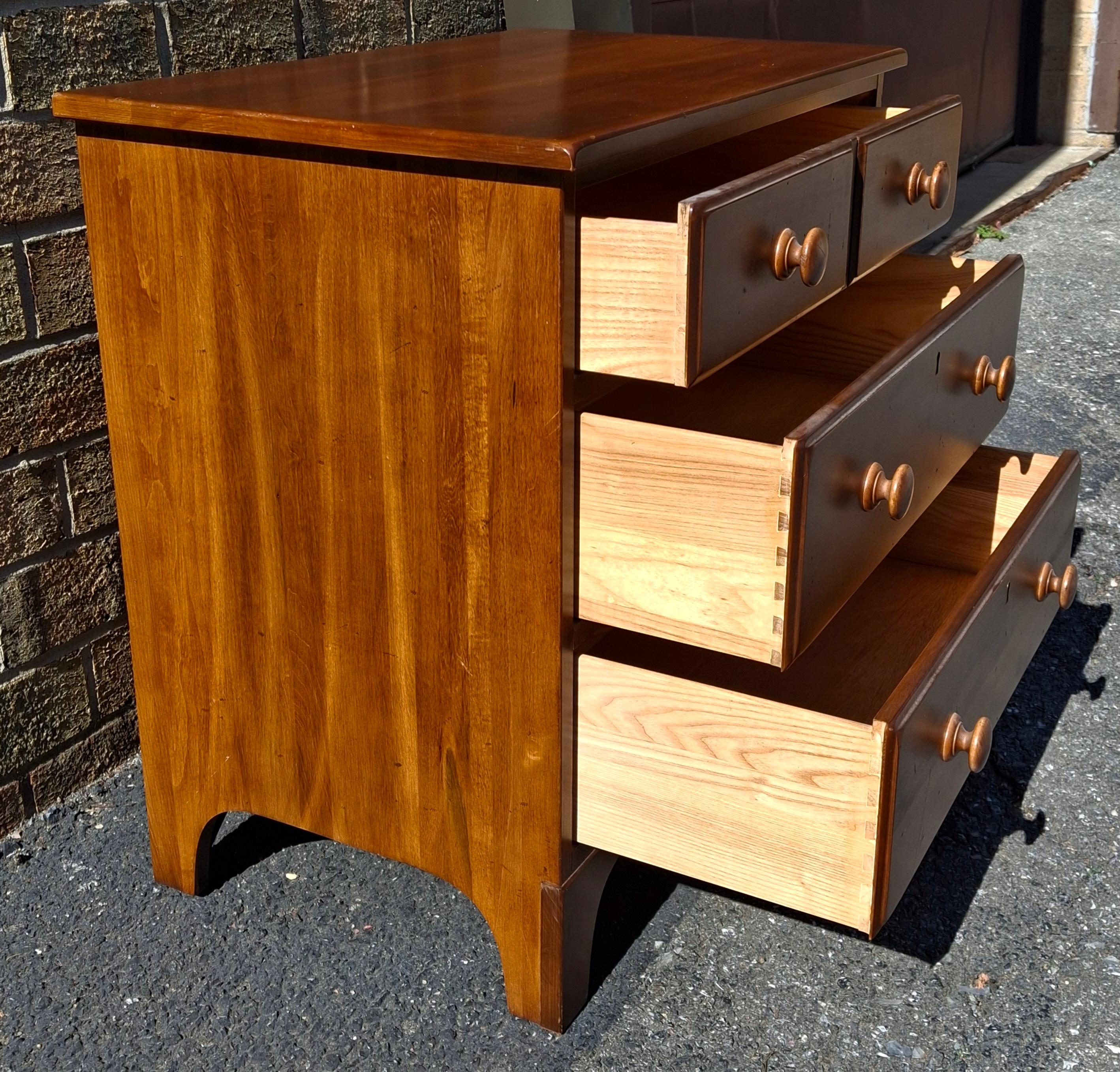Early American Style Cherry Commode Bedside Chest of Drawers For Sale 2