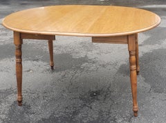 Early American Style Maple Small Dining or Kitchen Table