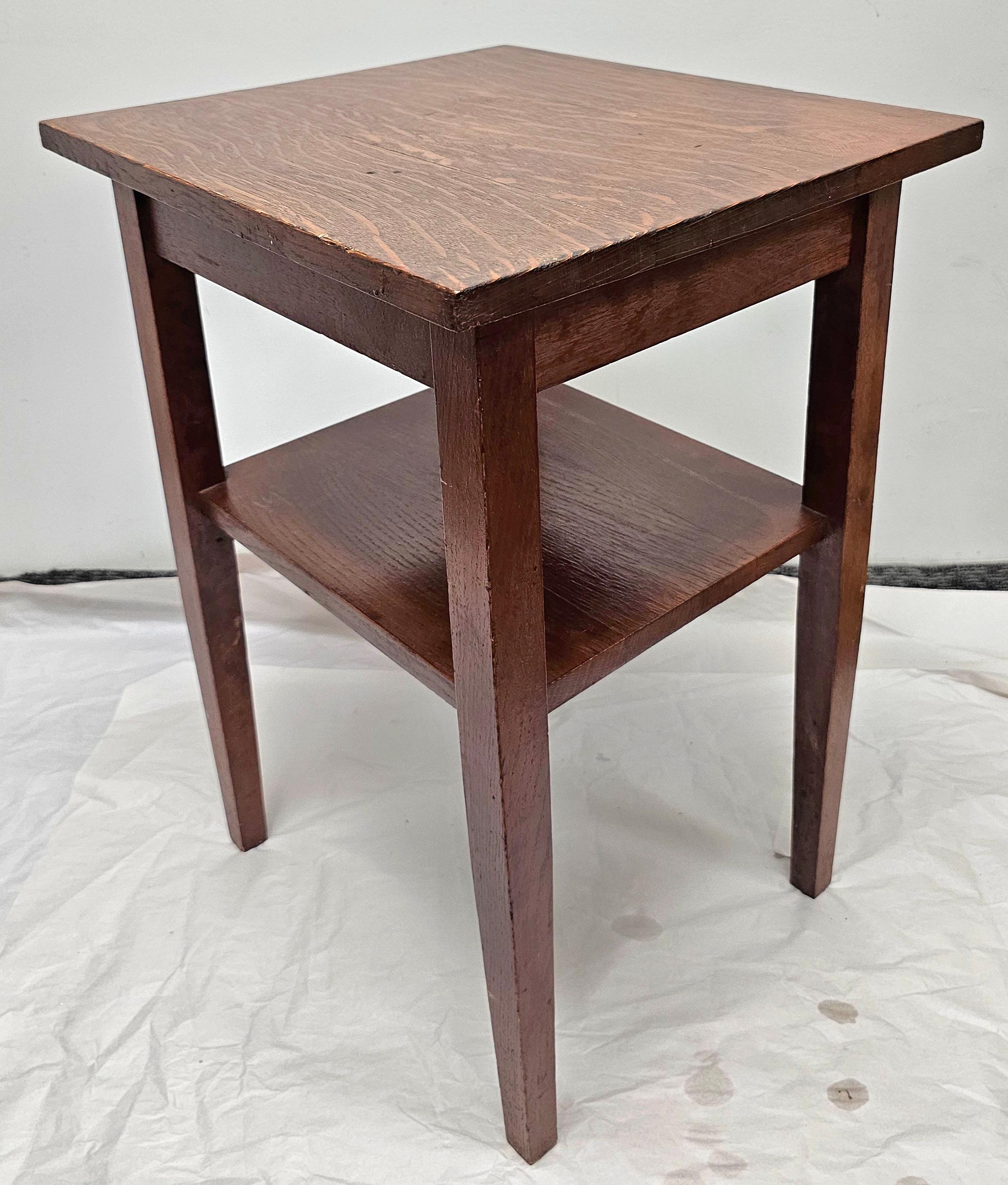 Stained Early American Style Oak Tiered Side Table Candle Stand For Sale