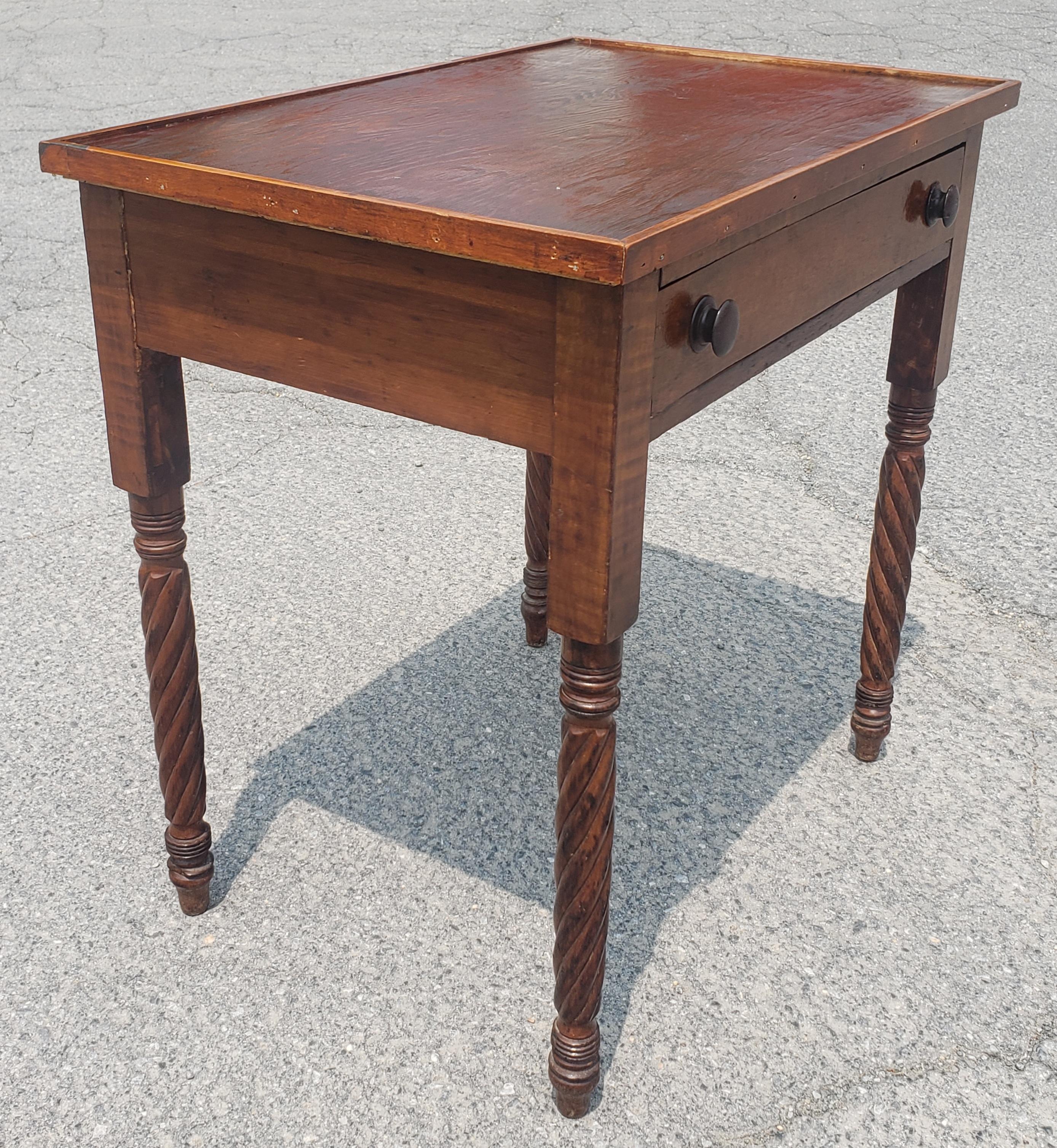 19th Century Early American Style Pine and Maple Spiral-Turned Leg Single Drawer Work Table For Sale