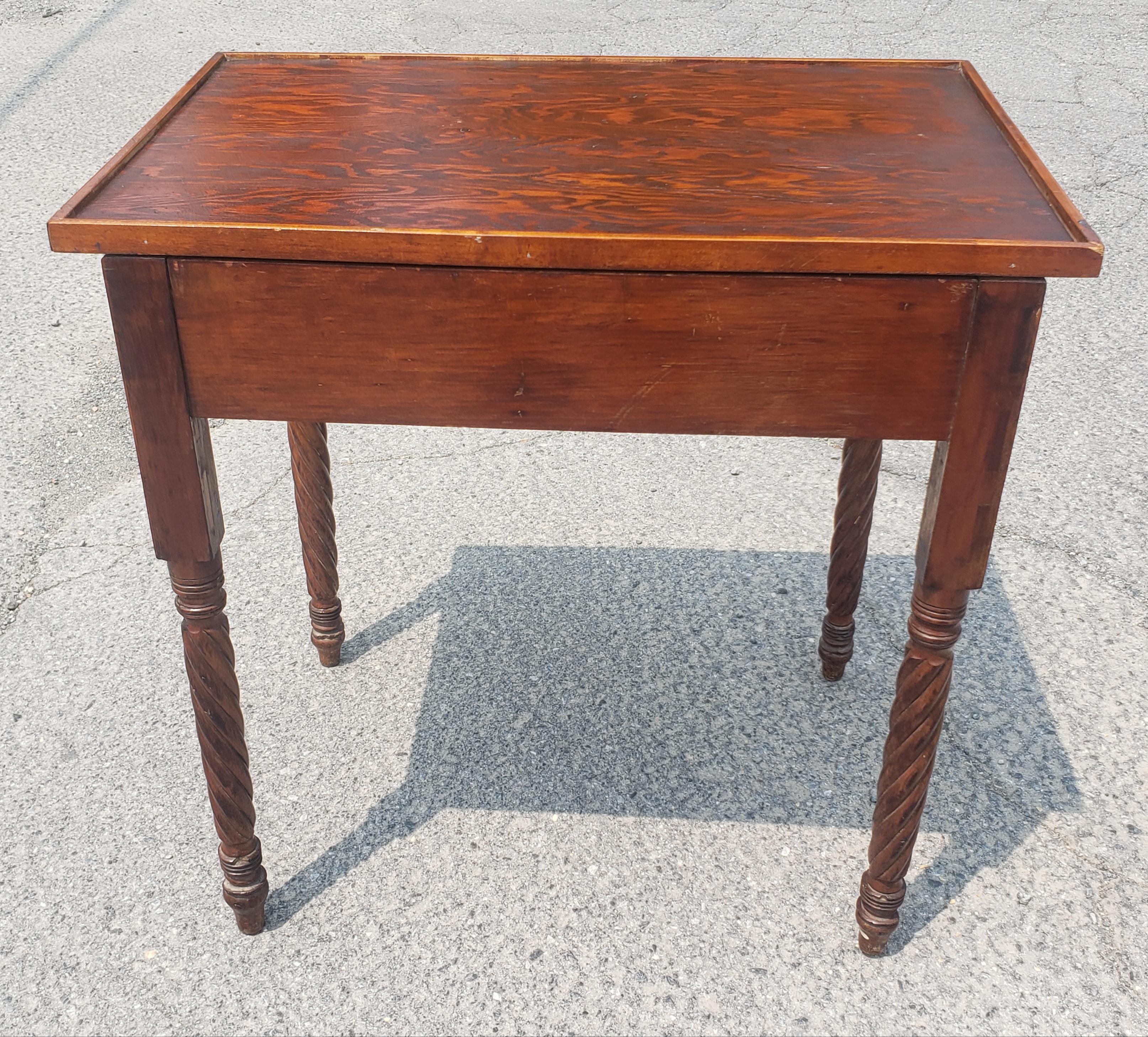 Early American Style Pine and Maple Spiral-Turned Leg Single Drawer Work Table For Sale 3