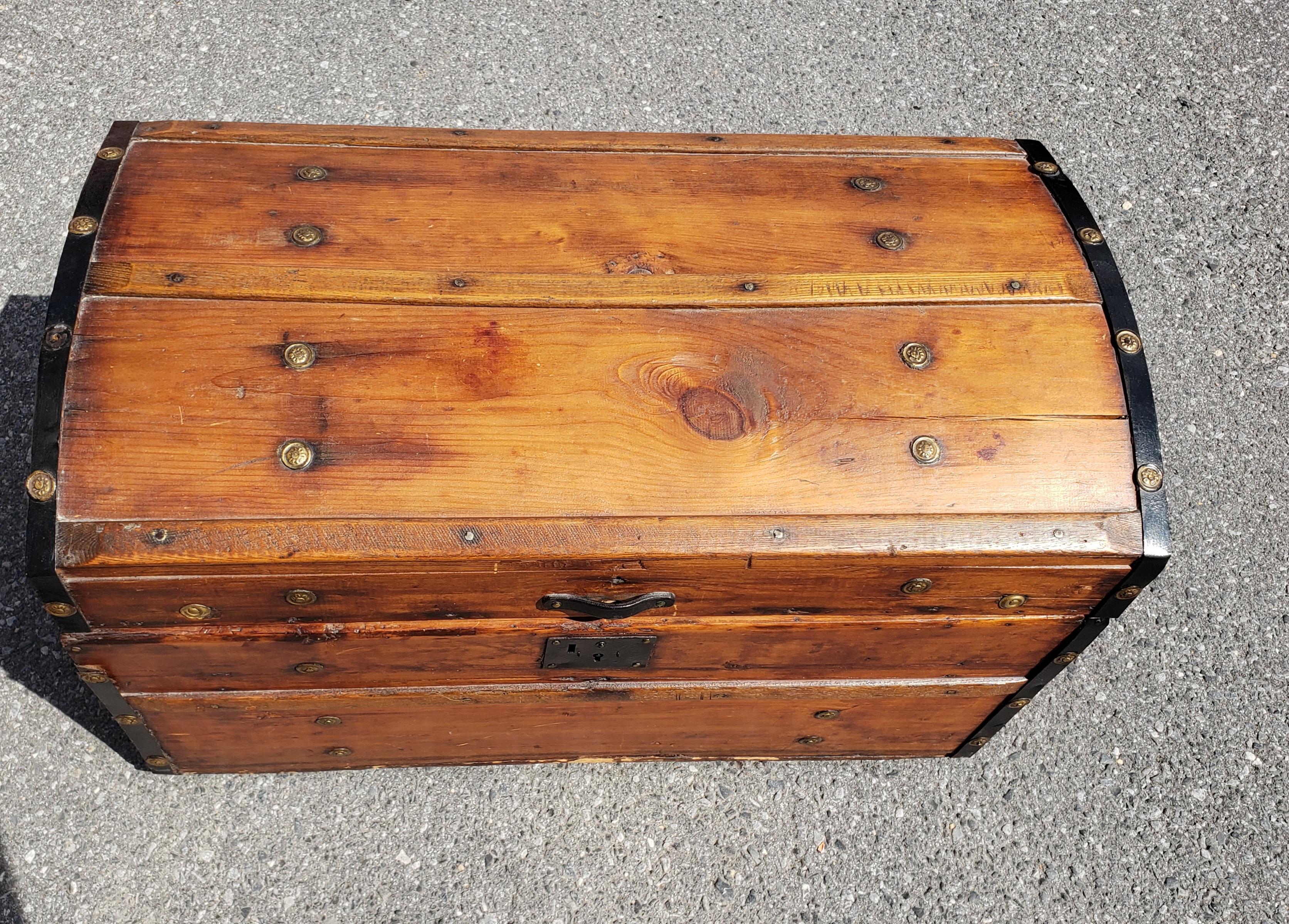 American Classical Early American Style Refinished Pine and Metal Blanket Chest / Trunk, Circa 1920 For Sale