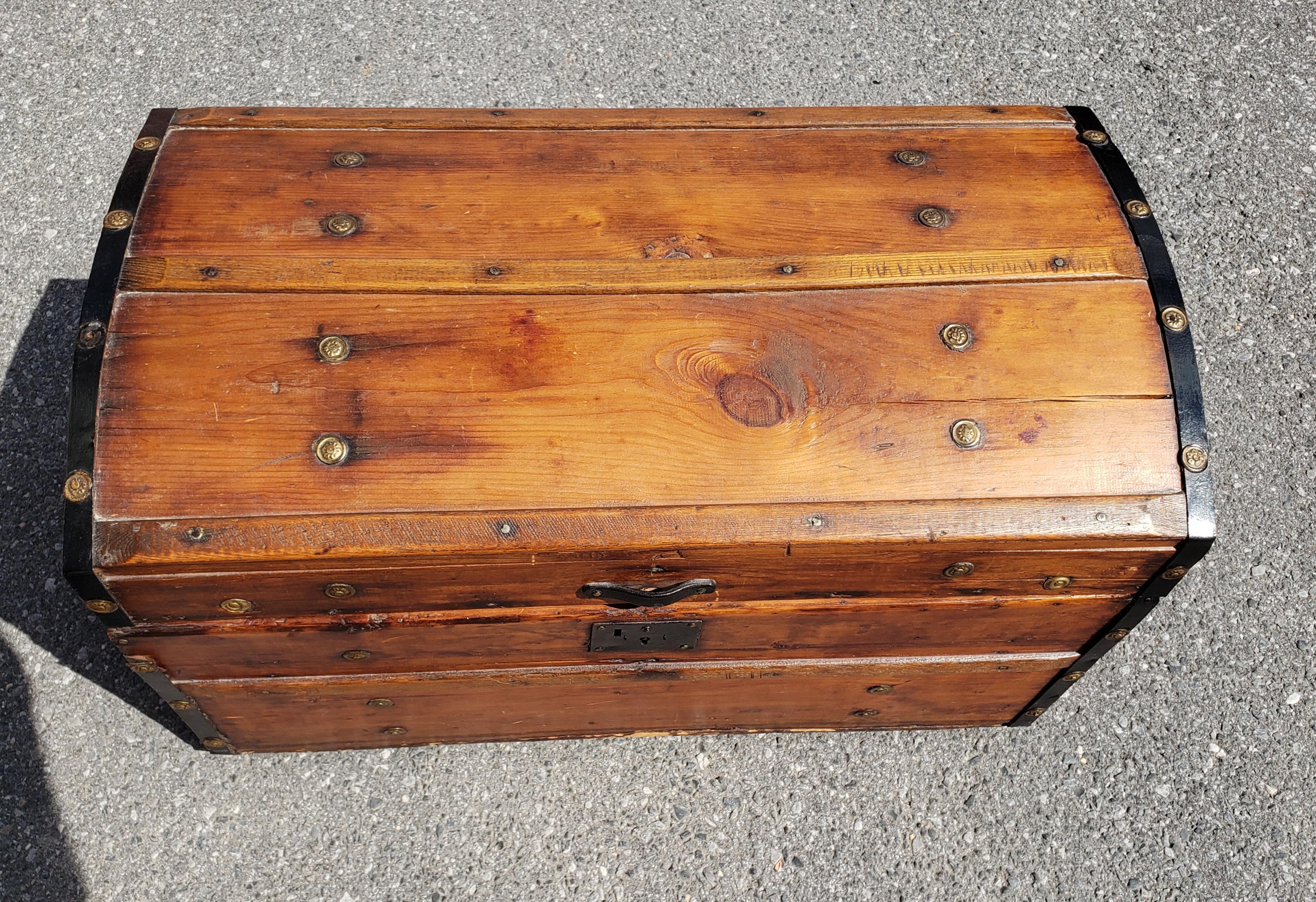 20th Century Early American Style Refinished Pine and Metal Blanket Chest / Trunk, Circa 1920 For Sale