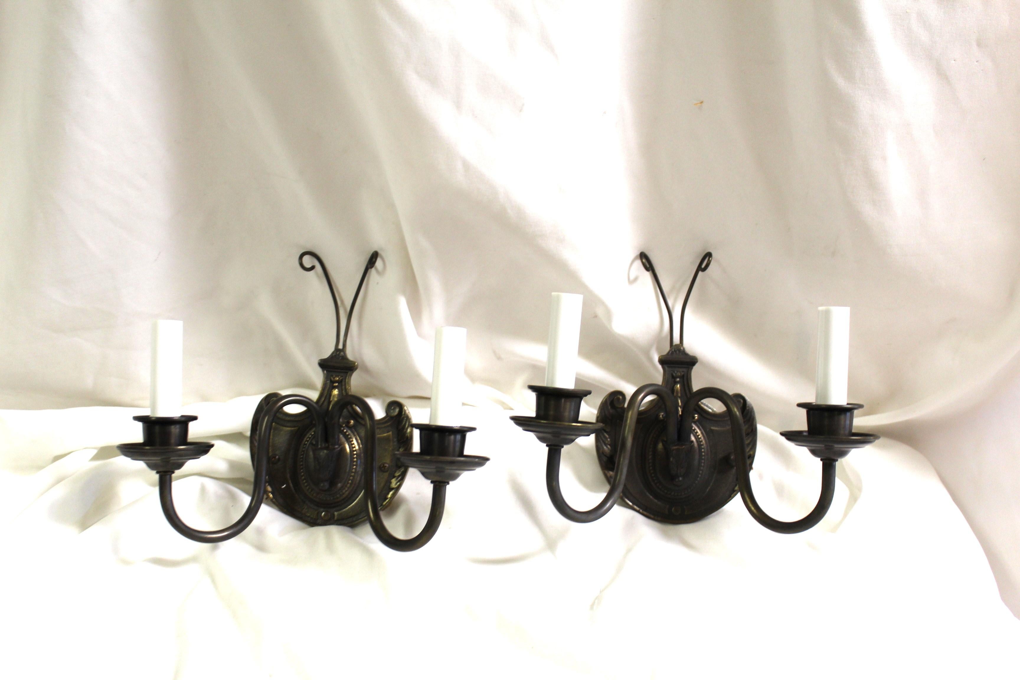 Early American Style , Shield back Bronze Sconces  For Sale 5