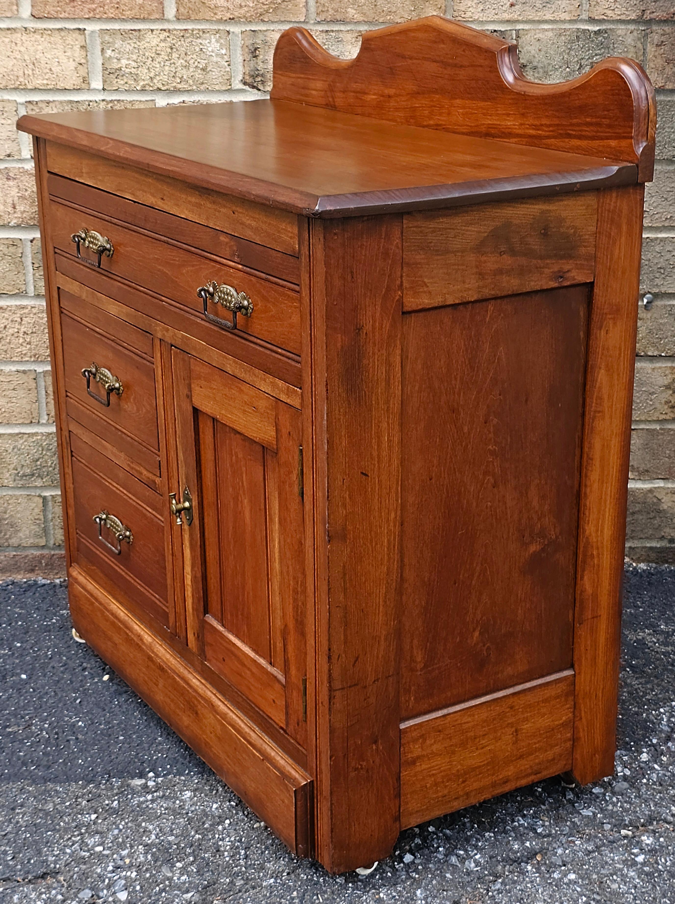 Early American Style Side Chest of Drawer  / Washstand on Wheels, Circa 1910s For Sale 3