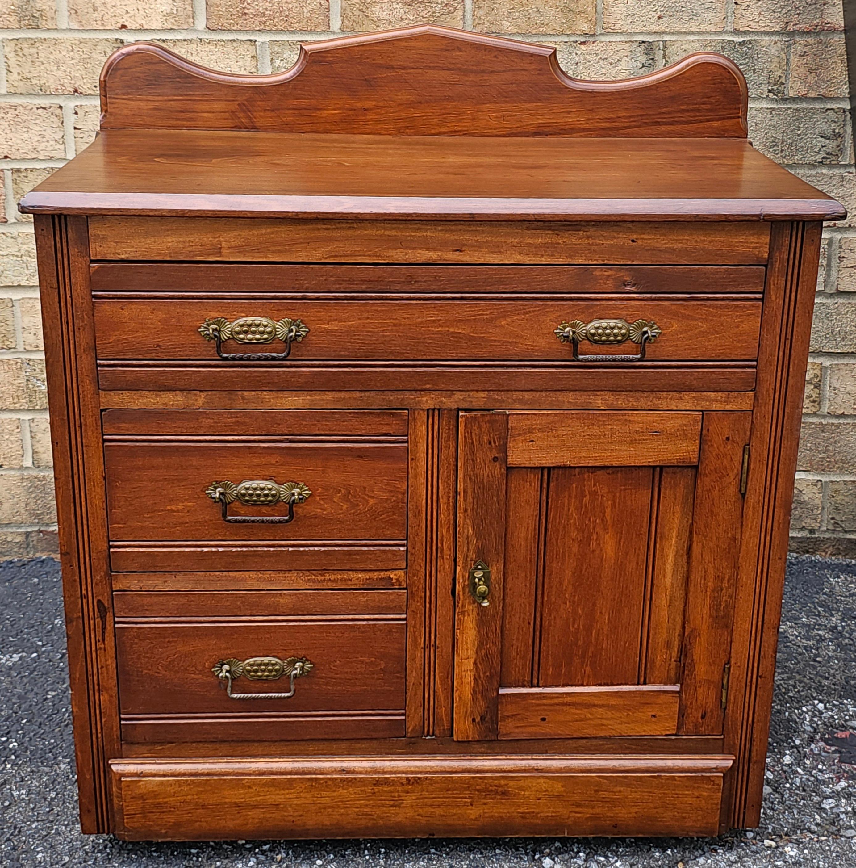 Early American Style Side Chest of Drawer  / Washstand on Wheels, Circa 1910s For Sale 5