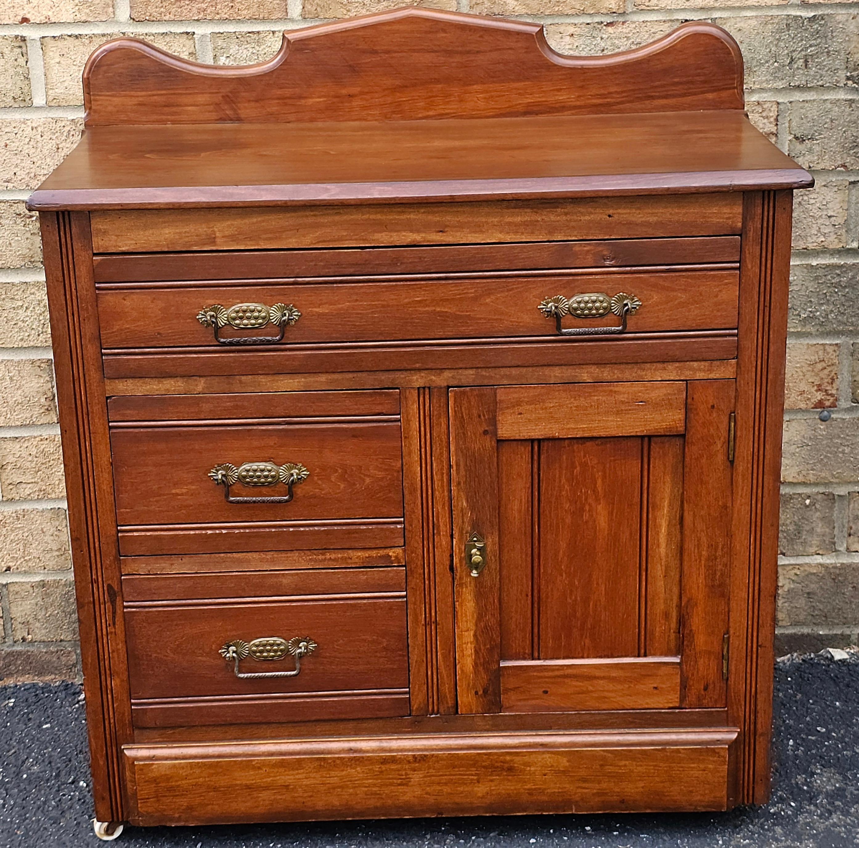 Early American Style Side Chest of Drawer  / Washstand on Wheels, Circa 1910s For Sale 8