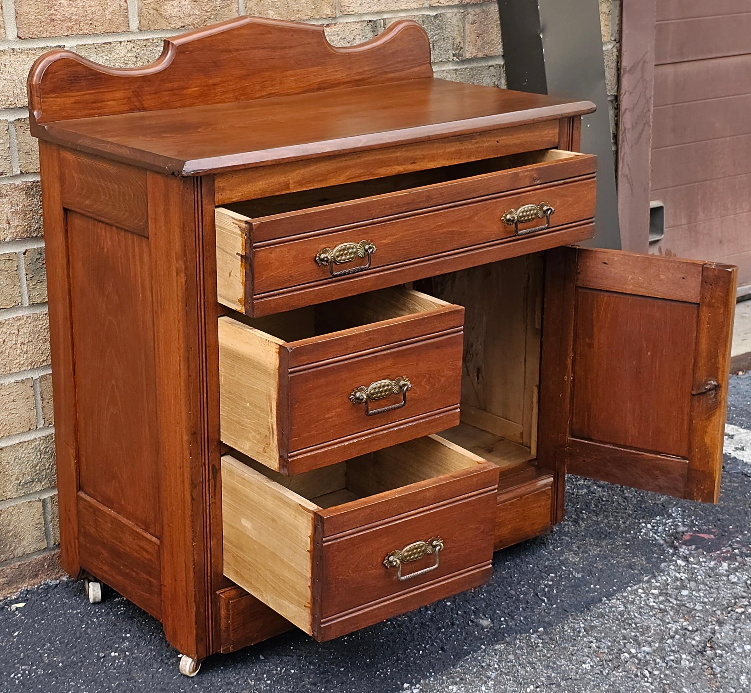 20th Century Early American Style Side Chest of Drawer  / Washstand on Wheels, Circa 1910s For Sale