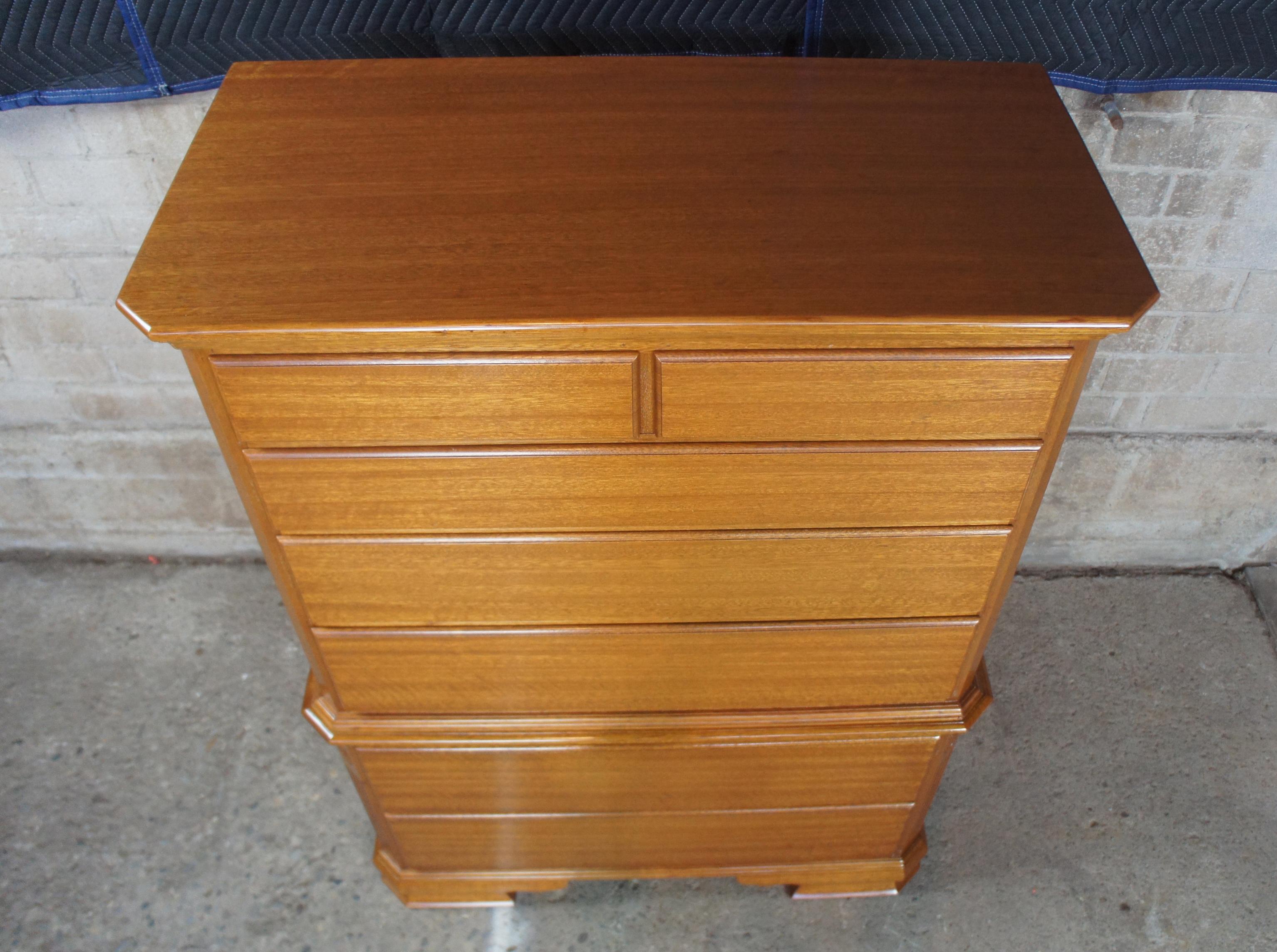 Early American Style Solid Mahogany Chest on Chest Highboy Dresser In Good Condition In Dayton, OH