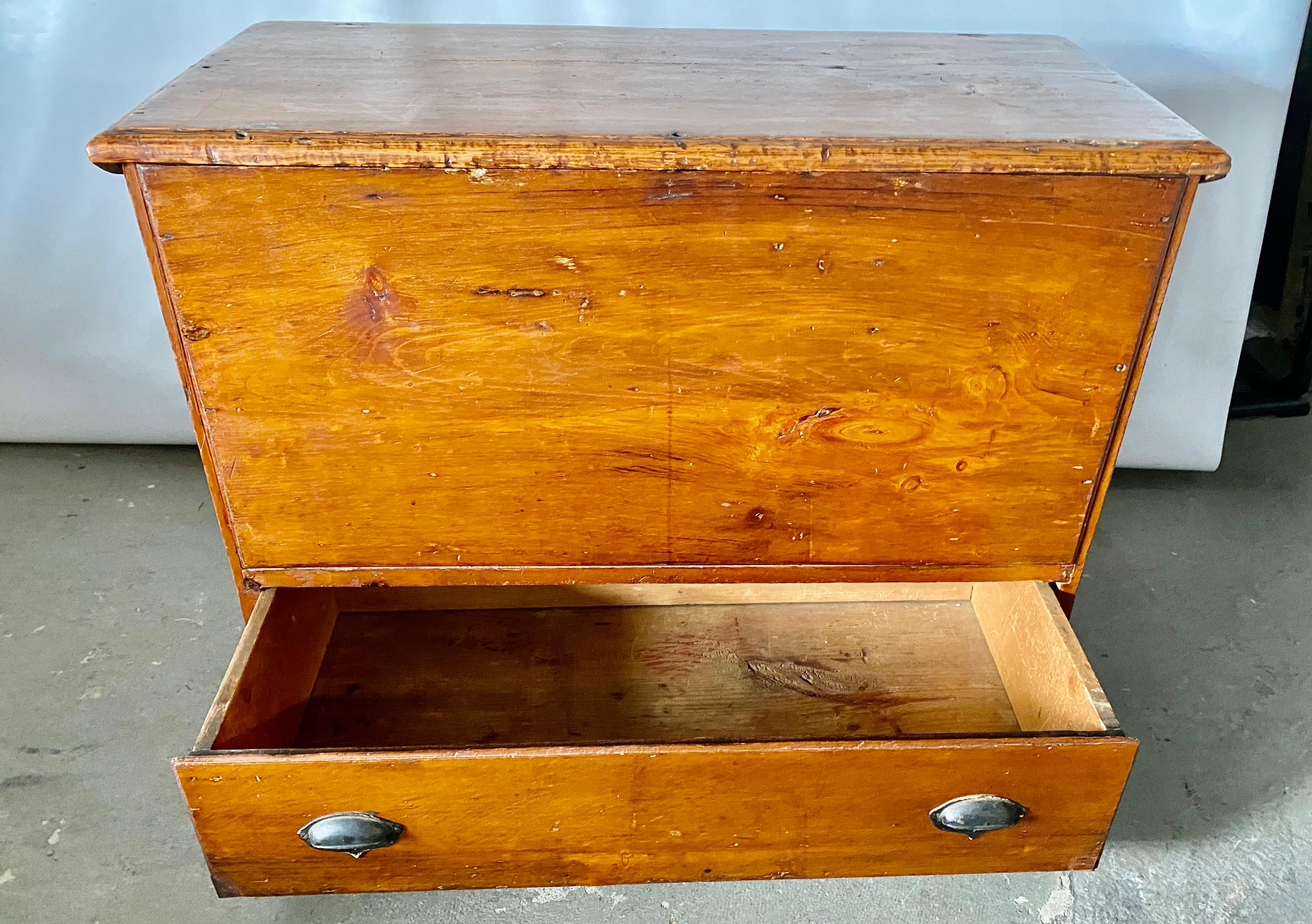 Hand-Crafted Early American Tall Blanket Chest with One Drawer For Sale