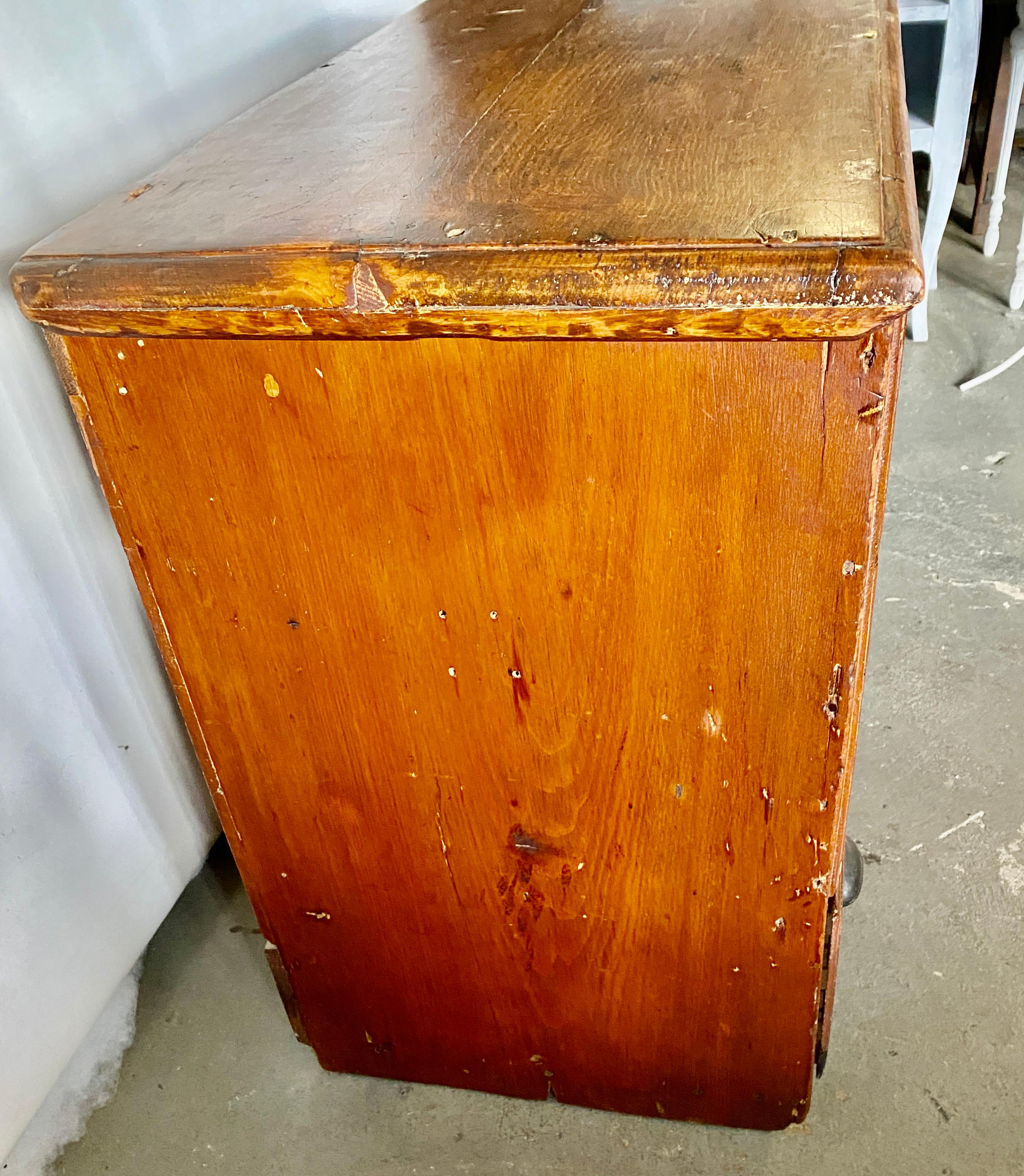 Early American Tall Blanket Chest with One Drawer In Good Condition For Sale In Sheffield, MA