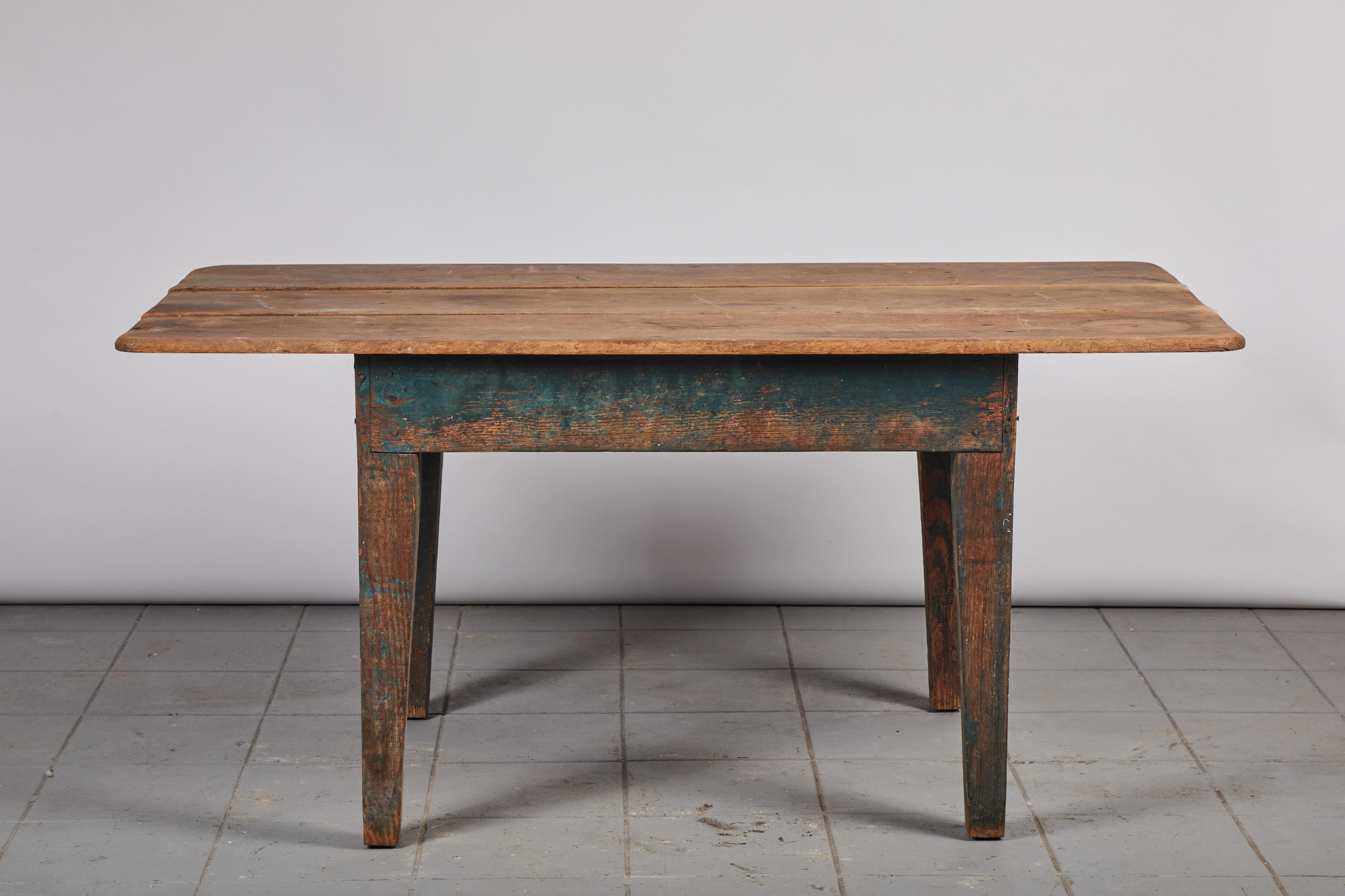 Early American Wooden Dining Table 4
