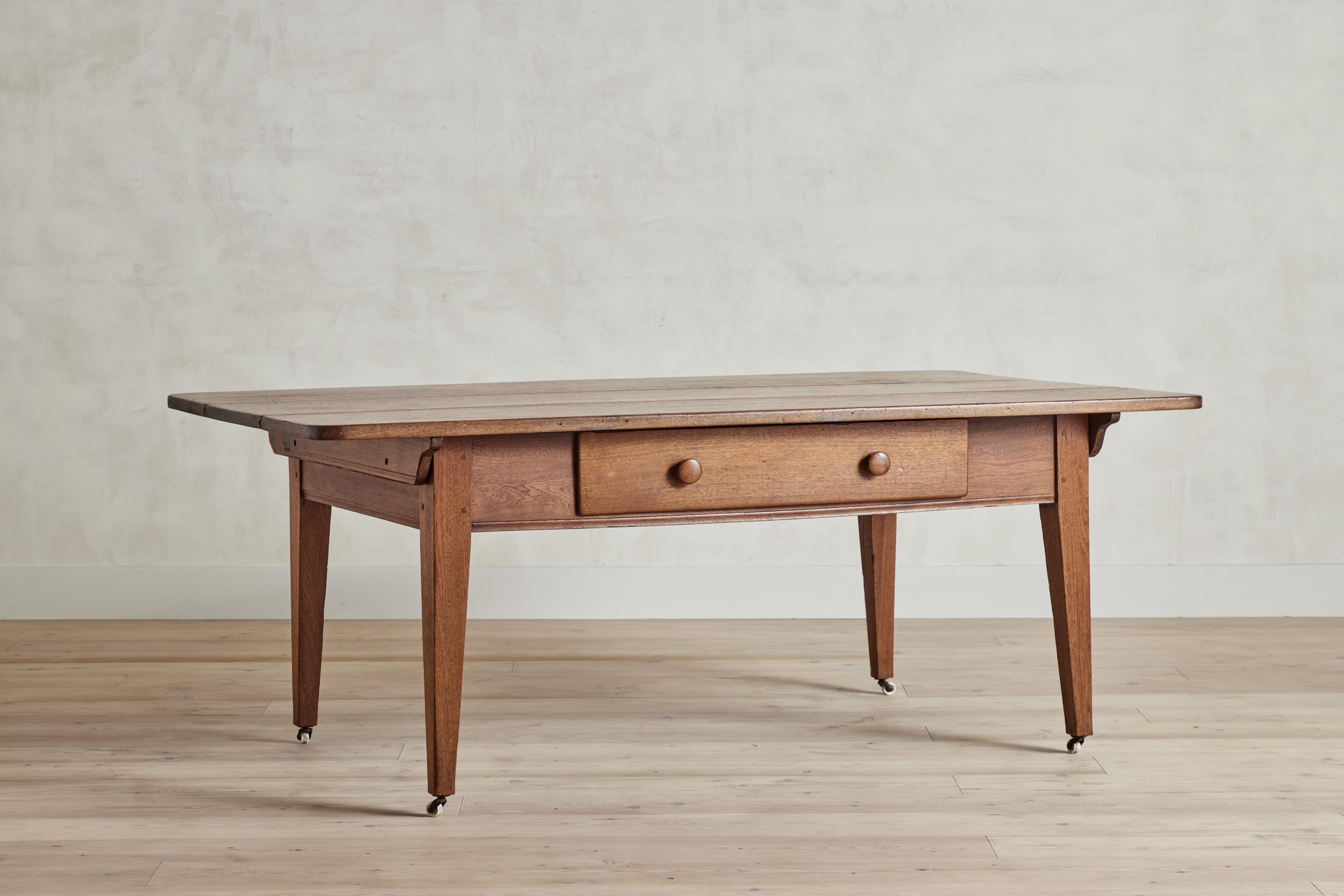 Early American Work Table In Good Condition For Sale In Los Angeles, CA