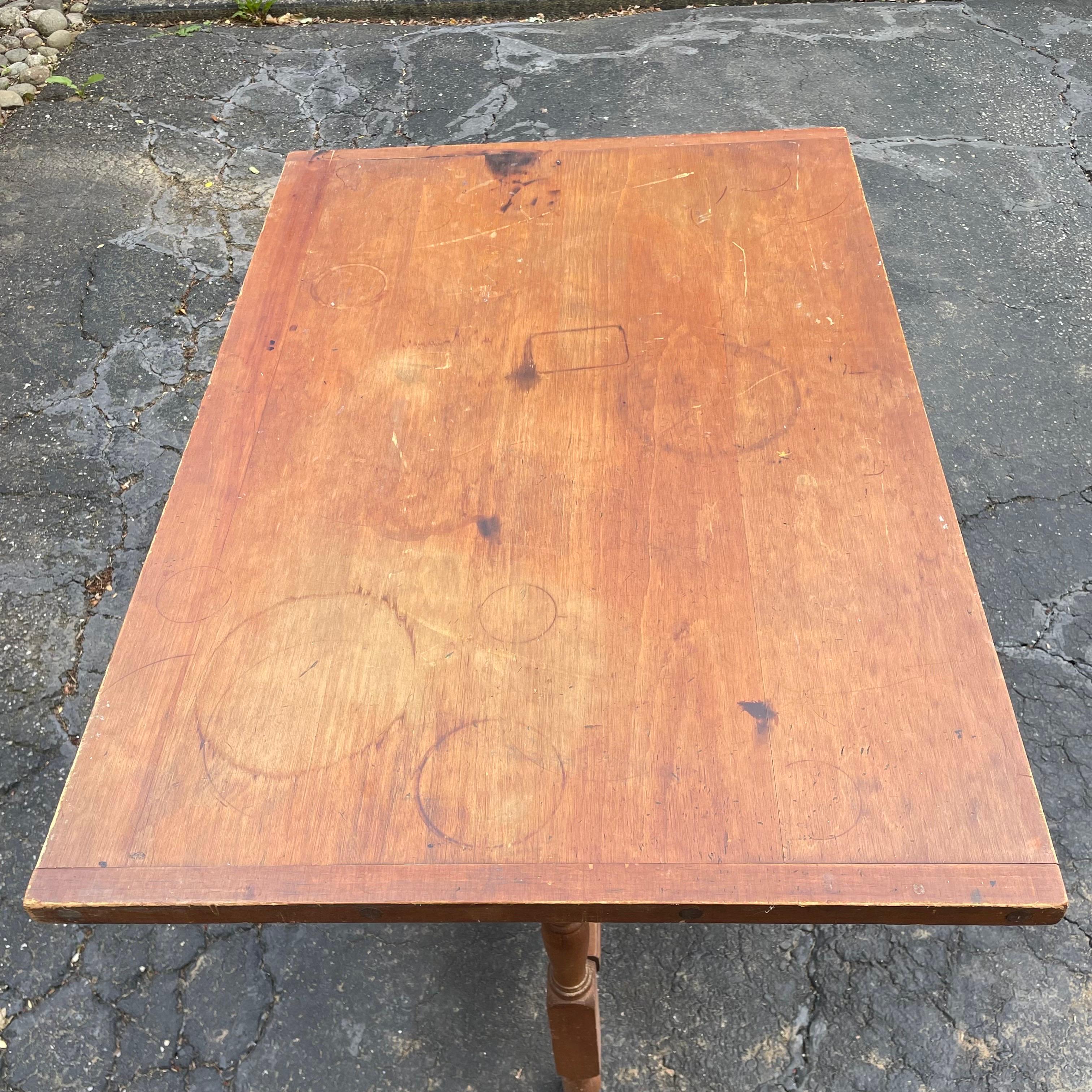 Table de salle à manger ou de service pliante Early Americana en vente 3