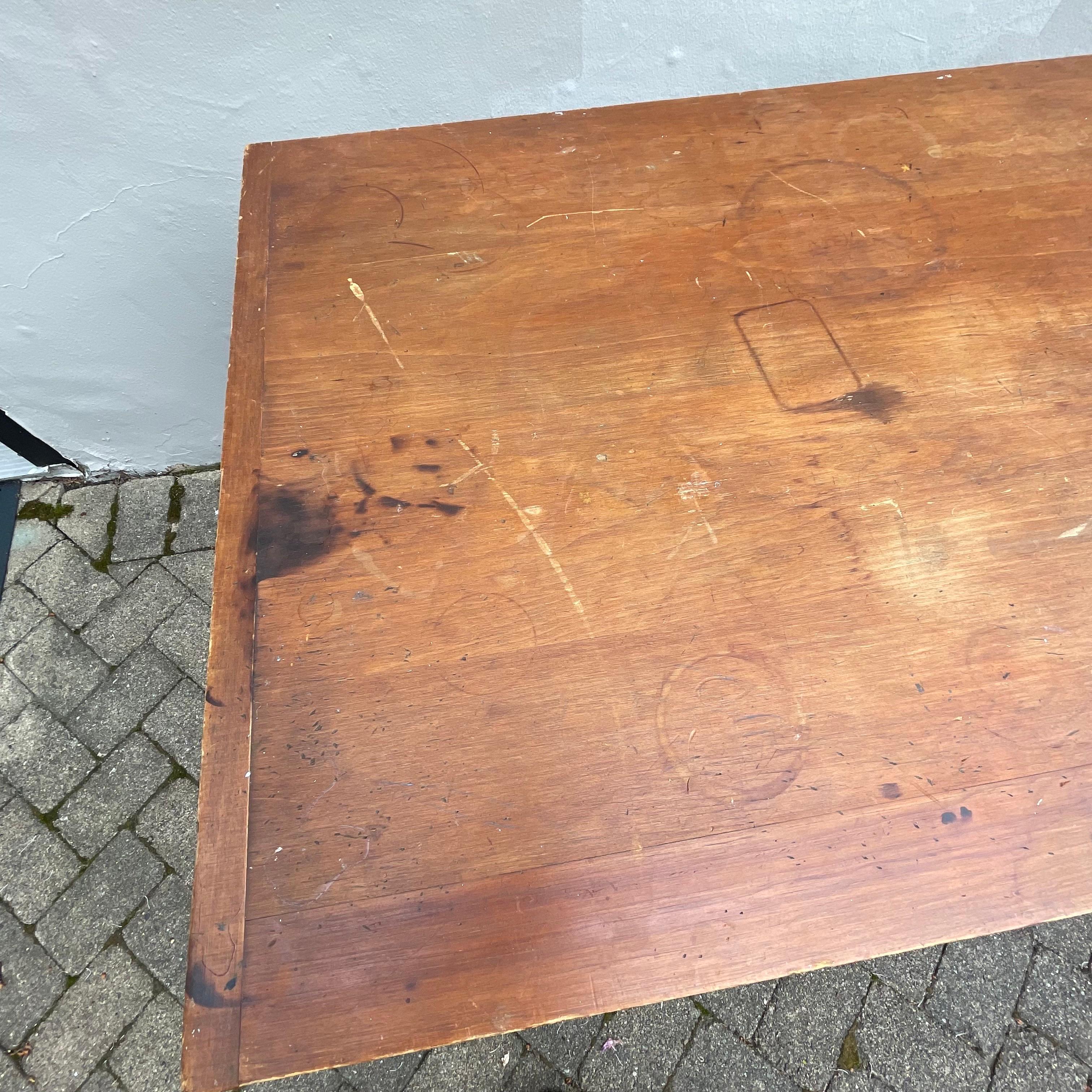 Américain Table de salle à manger ou de service pliante Early Americana en vente