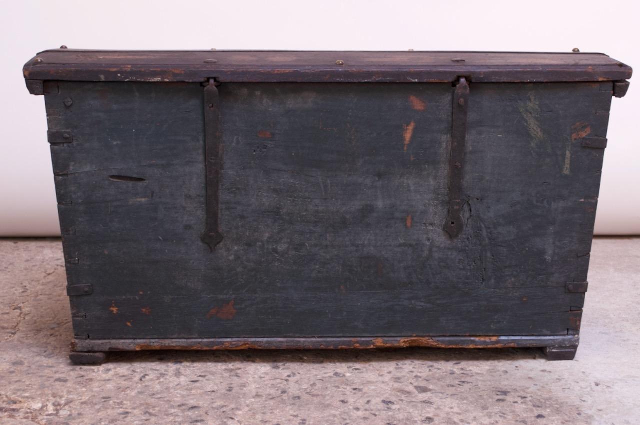 Early Americana Painted Wood Monogrammed Trunk For Sale 2