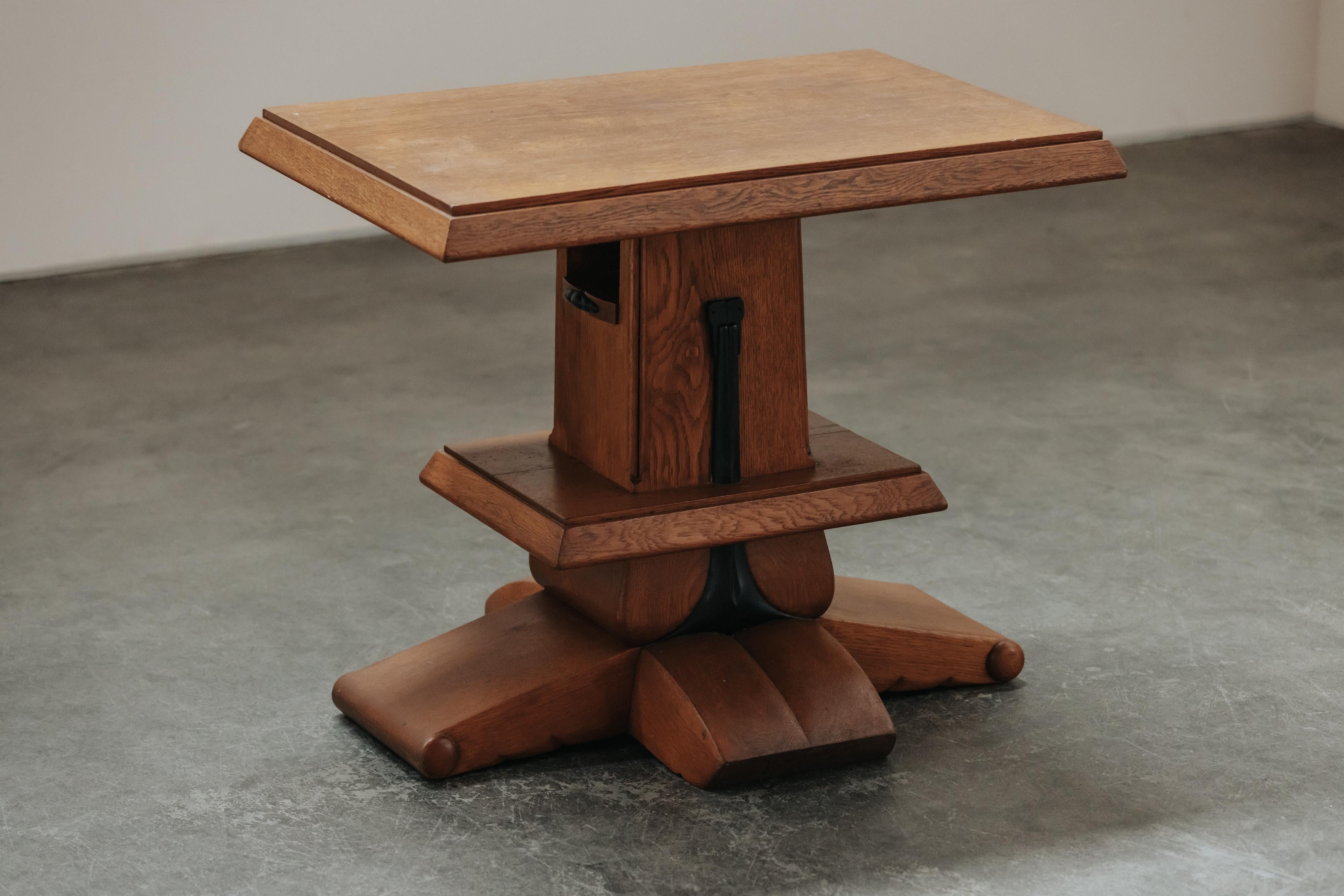 Mesa de centro de la escuela holandesa de Amsterdam, circa 1940 Europeo en venta