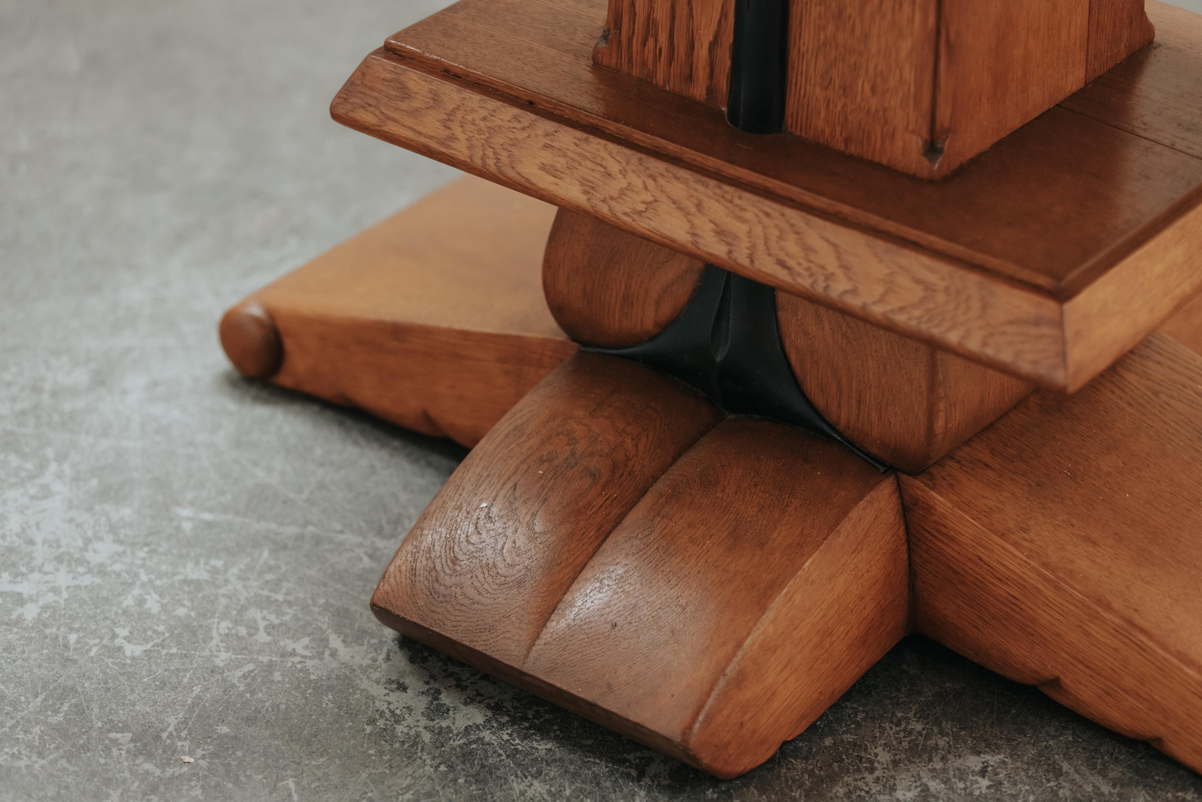 Mesa de centro de la escuela holandesa de Amsterdam, circa 1940 Roble en venta