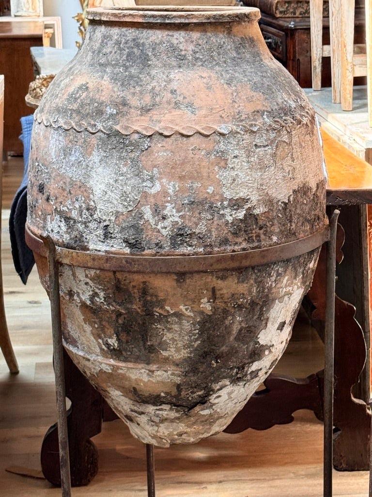 Early Anatolian terracotta storage jar, likely 18th century In condizioni buone in vendita a Charlottesville, VA
