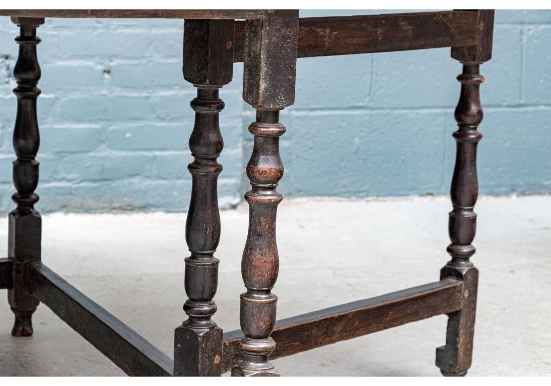Early And Authentic Antique Oak Gate Leg Table For Sale 5