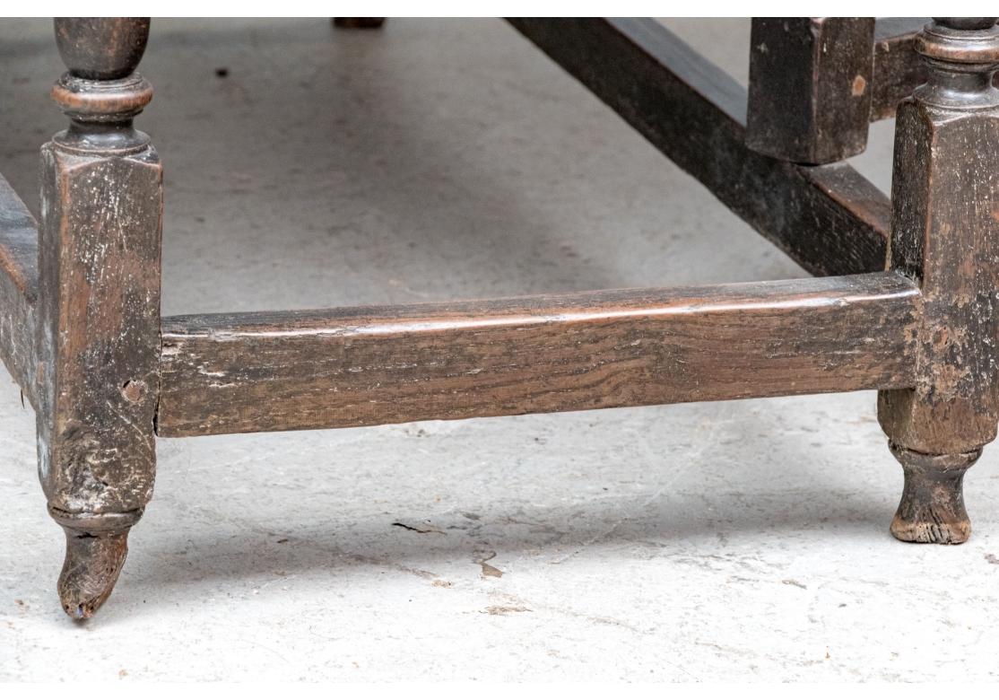 Early And Authentic Antique Oak Gate Leg Table For Sale 6