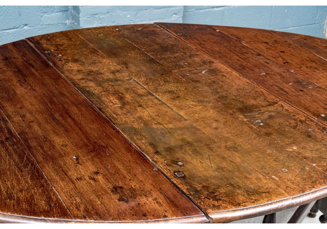 Early And Authentic Antique Oak Gate Leg Table For Sale 9