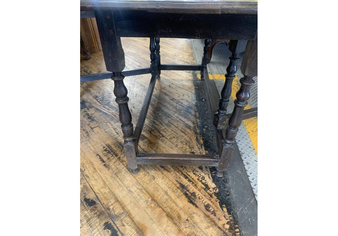 Early And Authentic Antique Oak Gate Leg Table For Sale 2