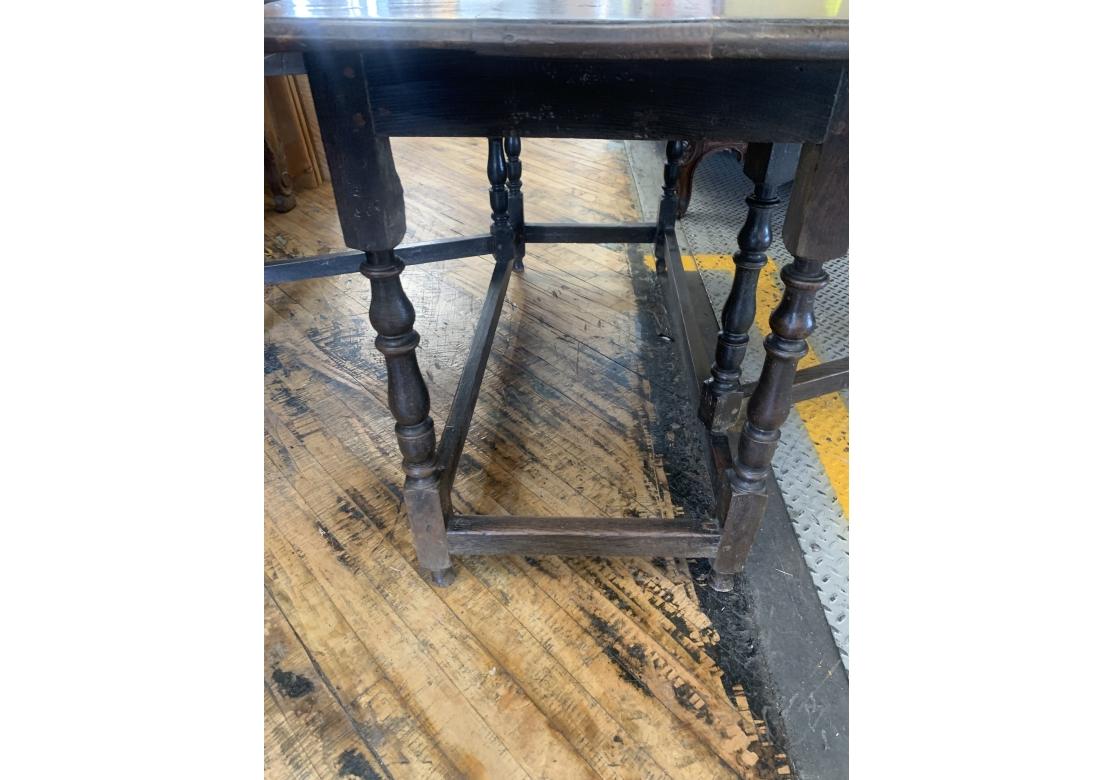 Early And Authentic Antique Oak Gate Leg Table For Sale 3