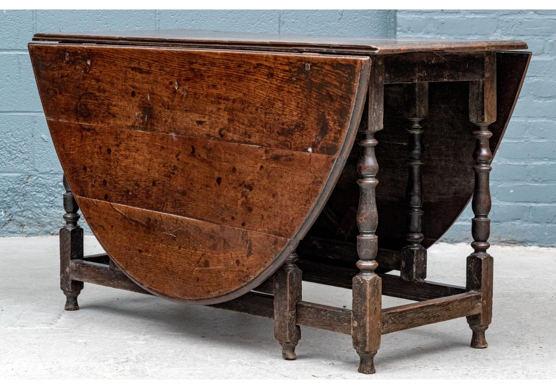 Early And Authentic Antique Oak Gate Leg Table For Sale 4